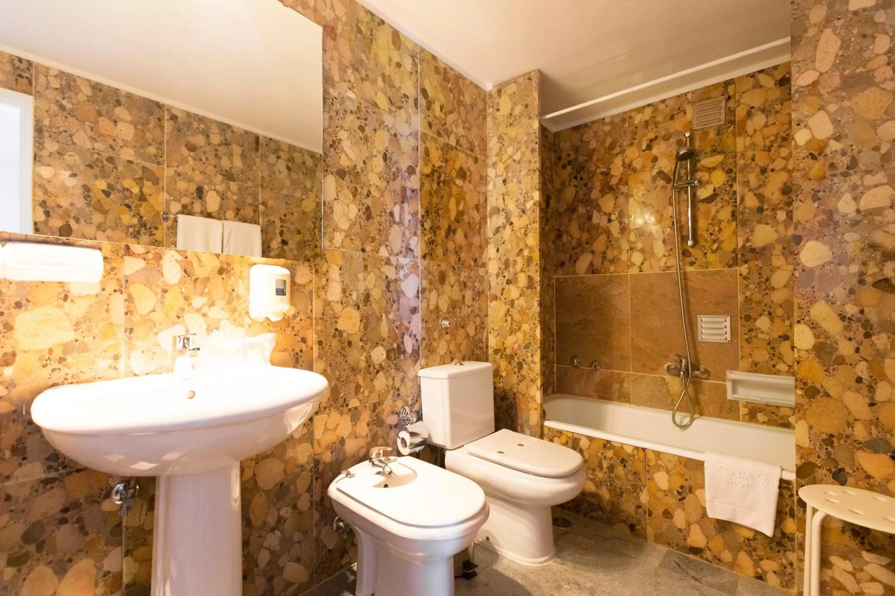 Bathroom in Hotel Vasco Da Gama