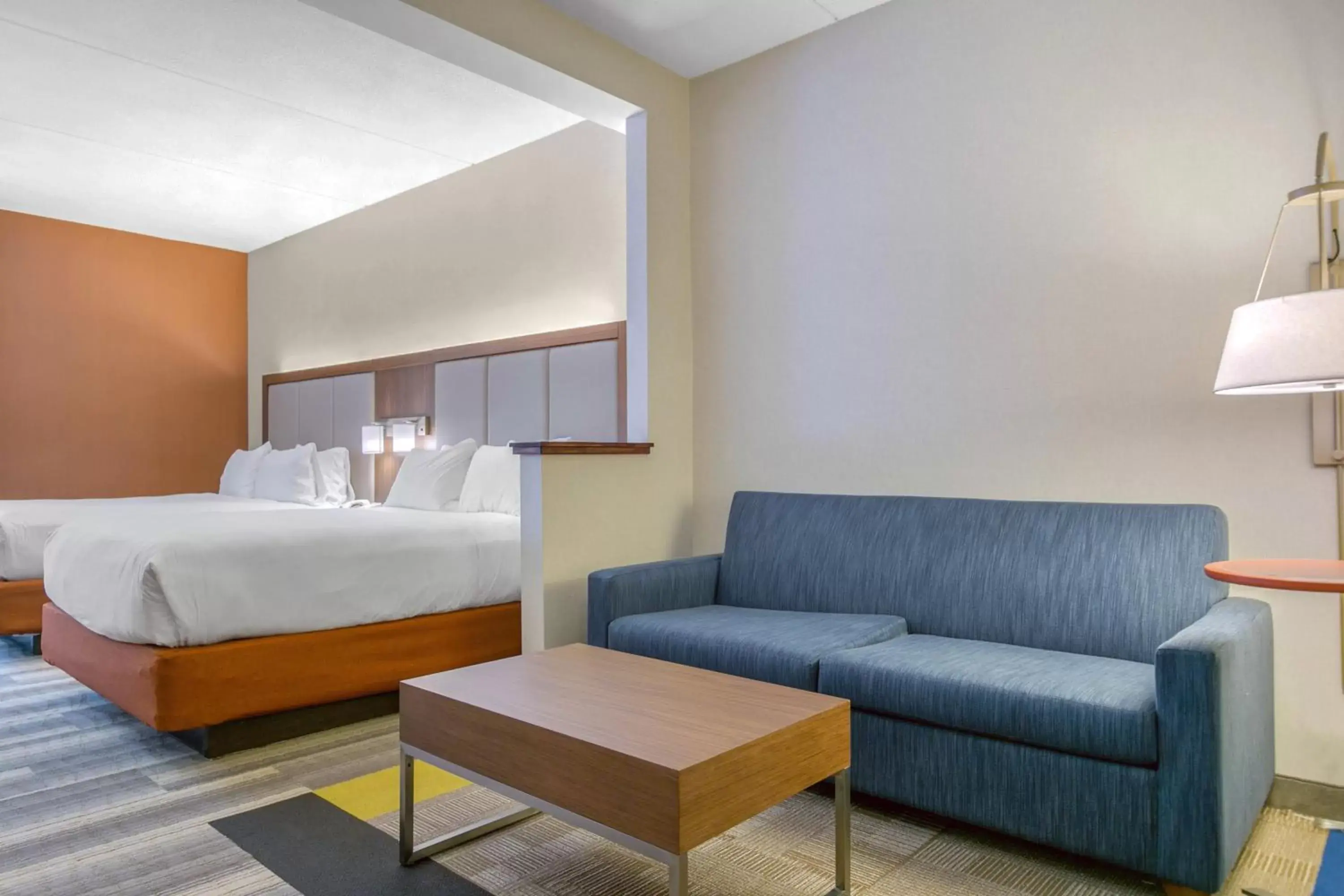 Photo of the whole room, Bed in Holiday Inn Express Mount Arlington, an IHG Hotel