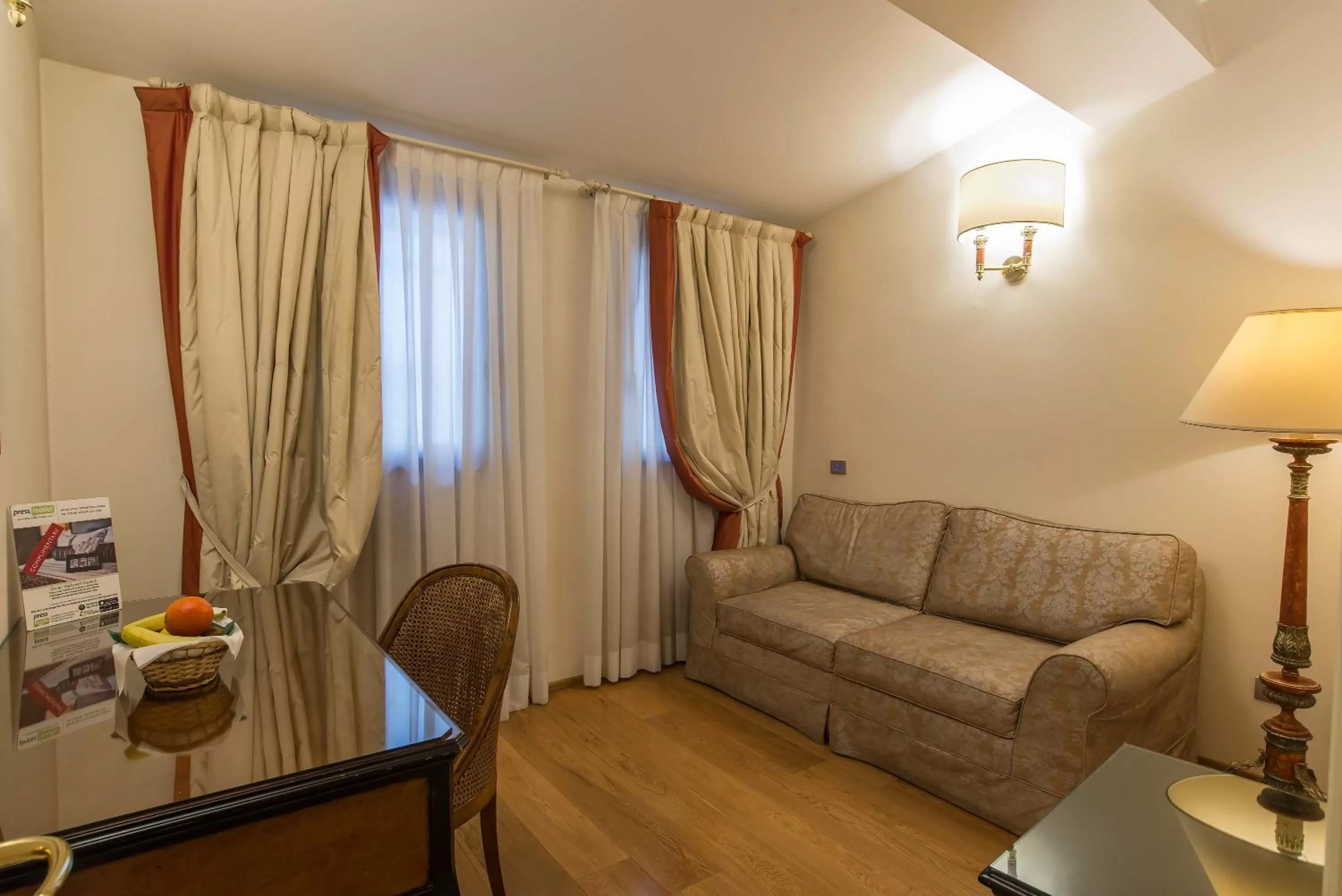 Photo of the whole room in Hotel Atlantic Palace