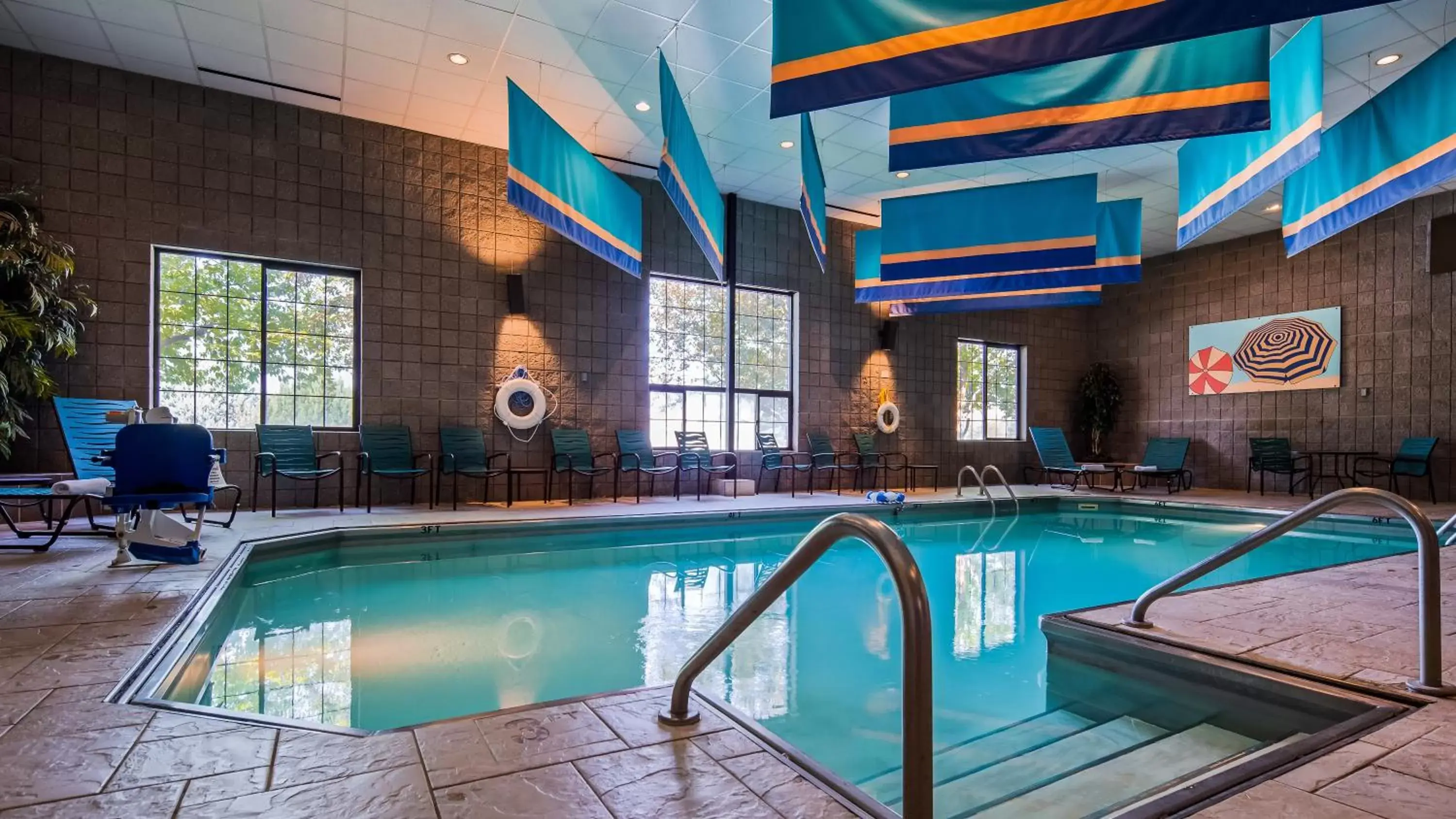 Swimming Pool in Best Western Plus Butte Plaza Inn