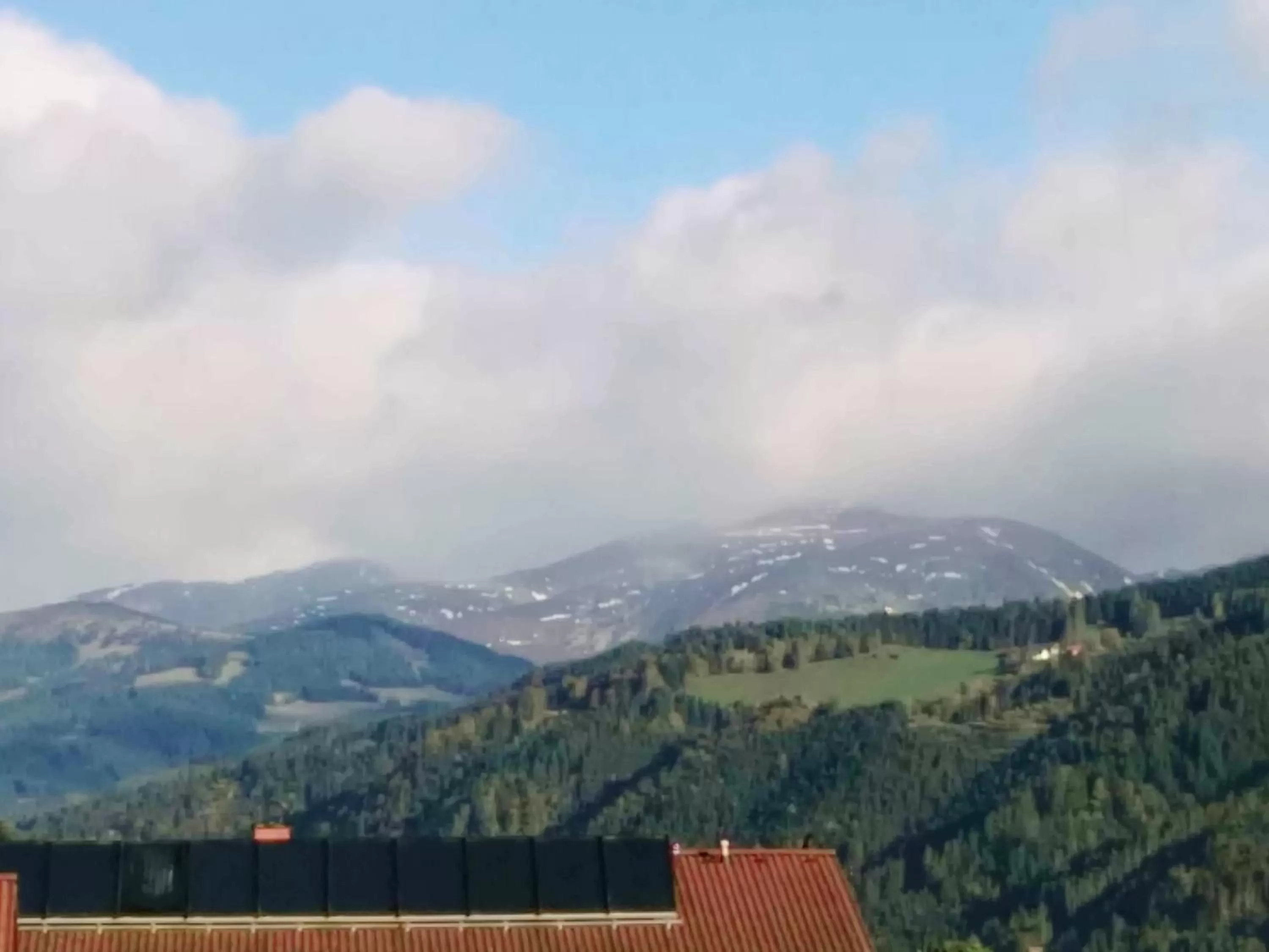 Mountain View in Ferienwohnungen und Zimmer Yassi