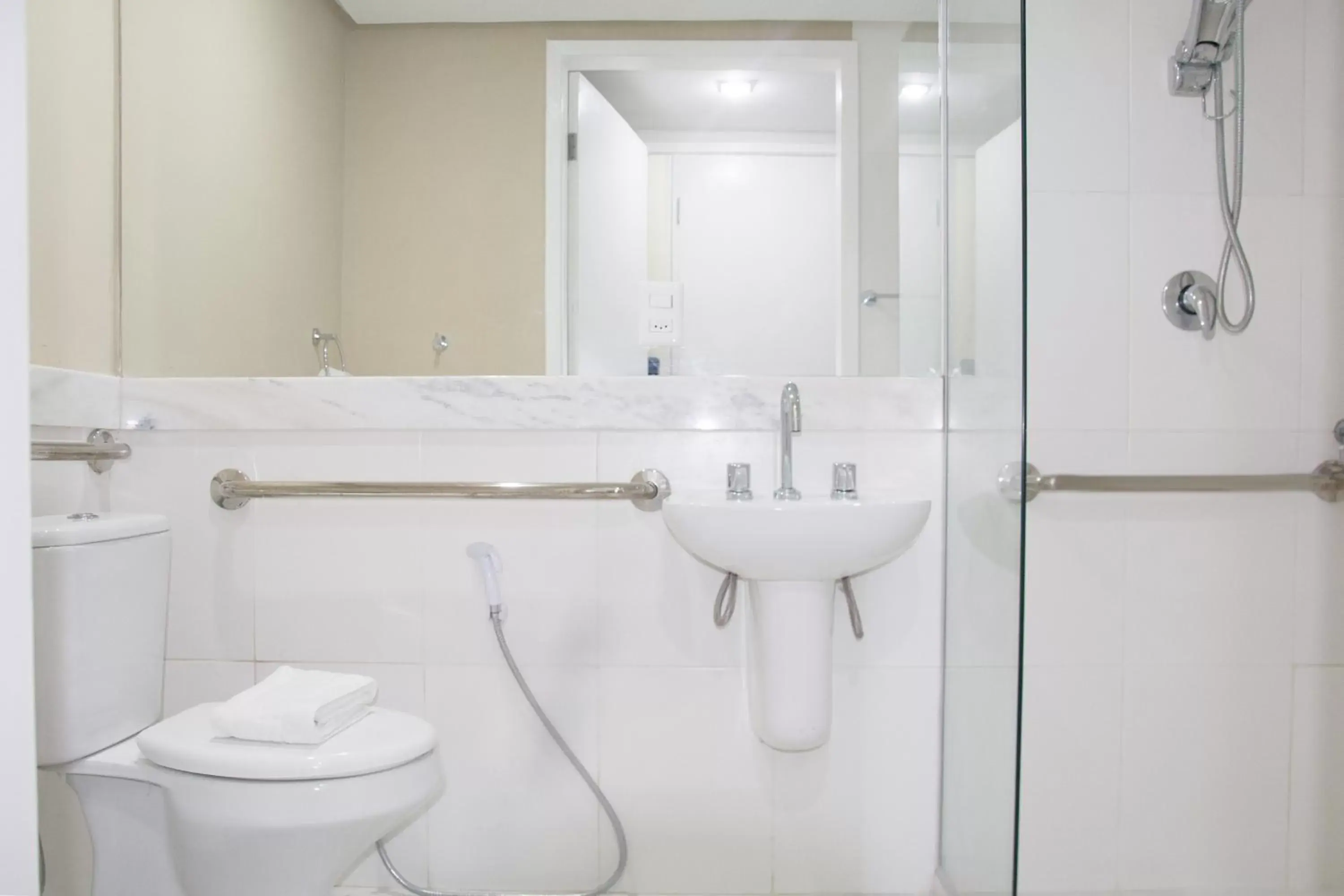 Bathroom in Bahiamar Hotel