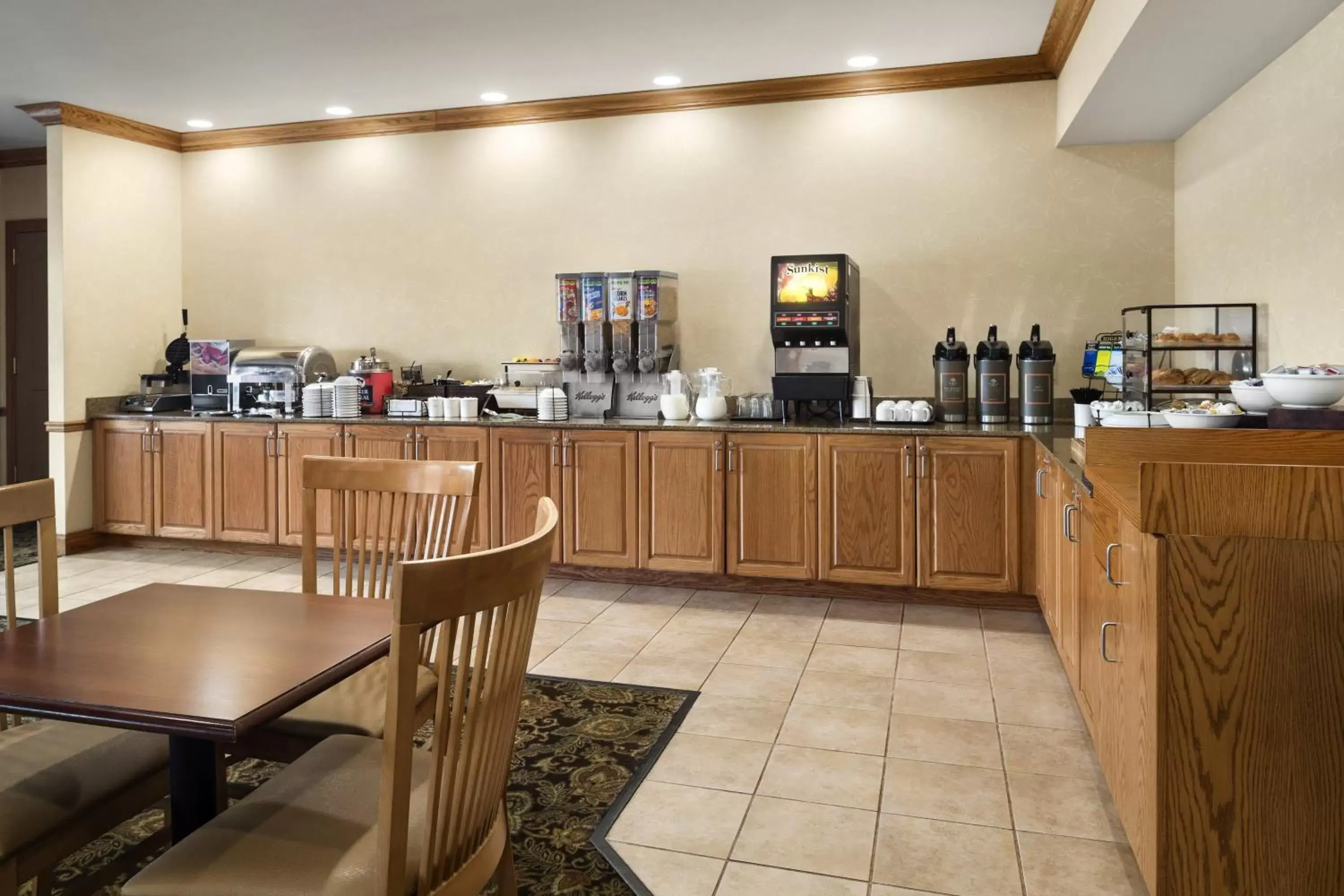 Buffet breakfast, Restaurant/Places to Eat in Country Inn & Suites by Radisson, St. Peters, MO