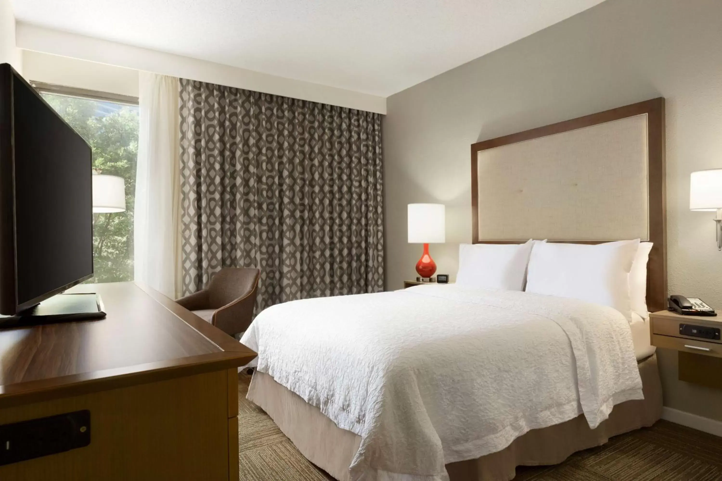 Bedroom, Bed in Hampton Inn Atlanta-Buckhead Bedroom, Bed in Hampton Inn Atlanta-Buckhead