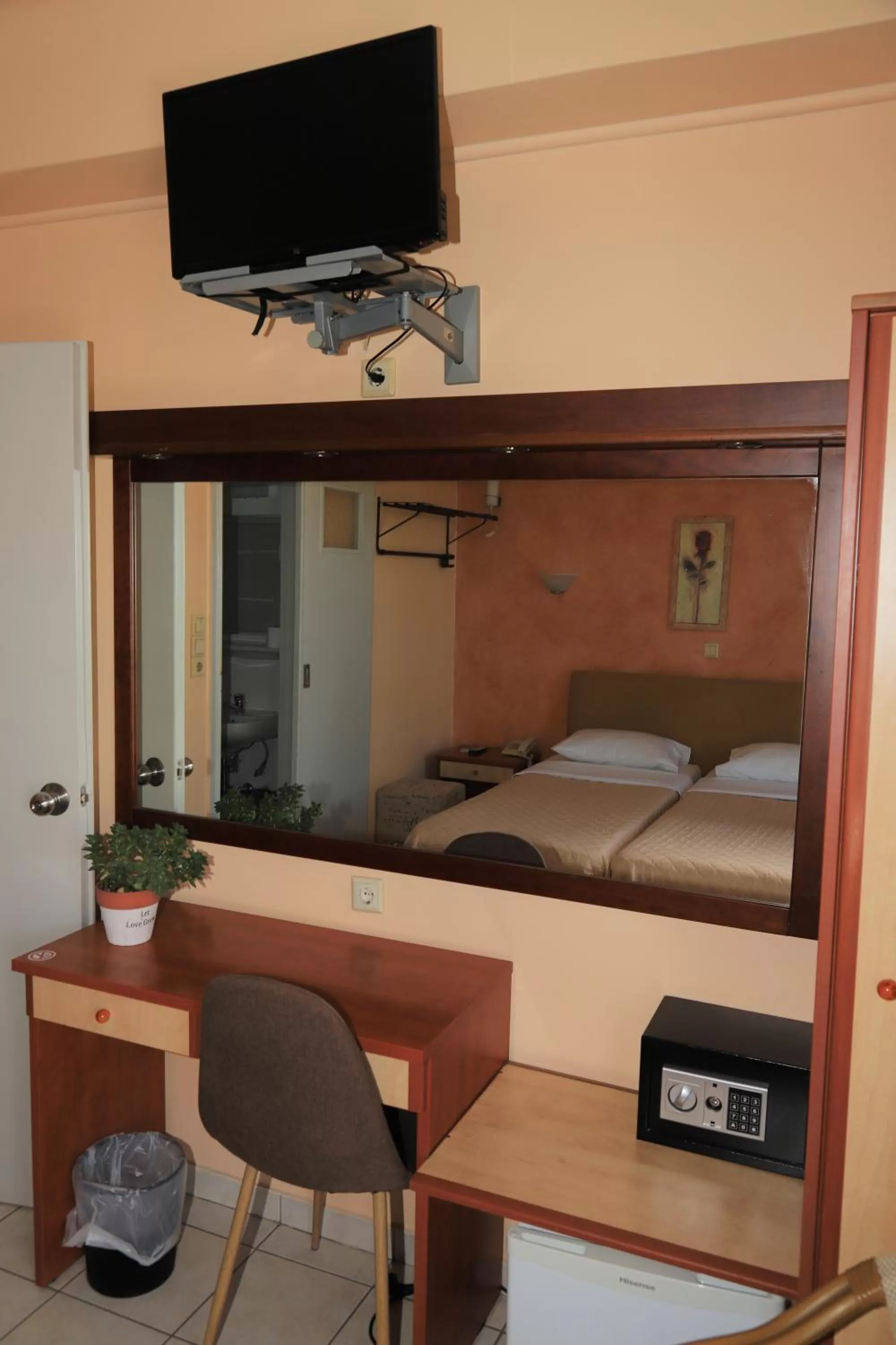 Bed in IKAROS Hotel ELLINIKO