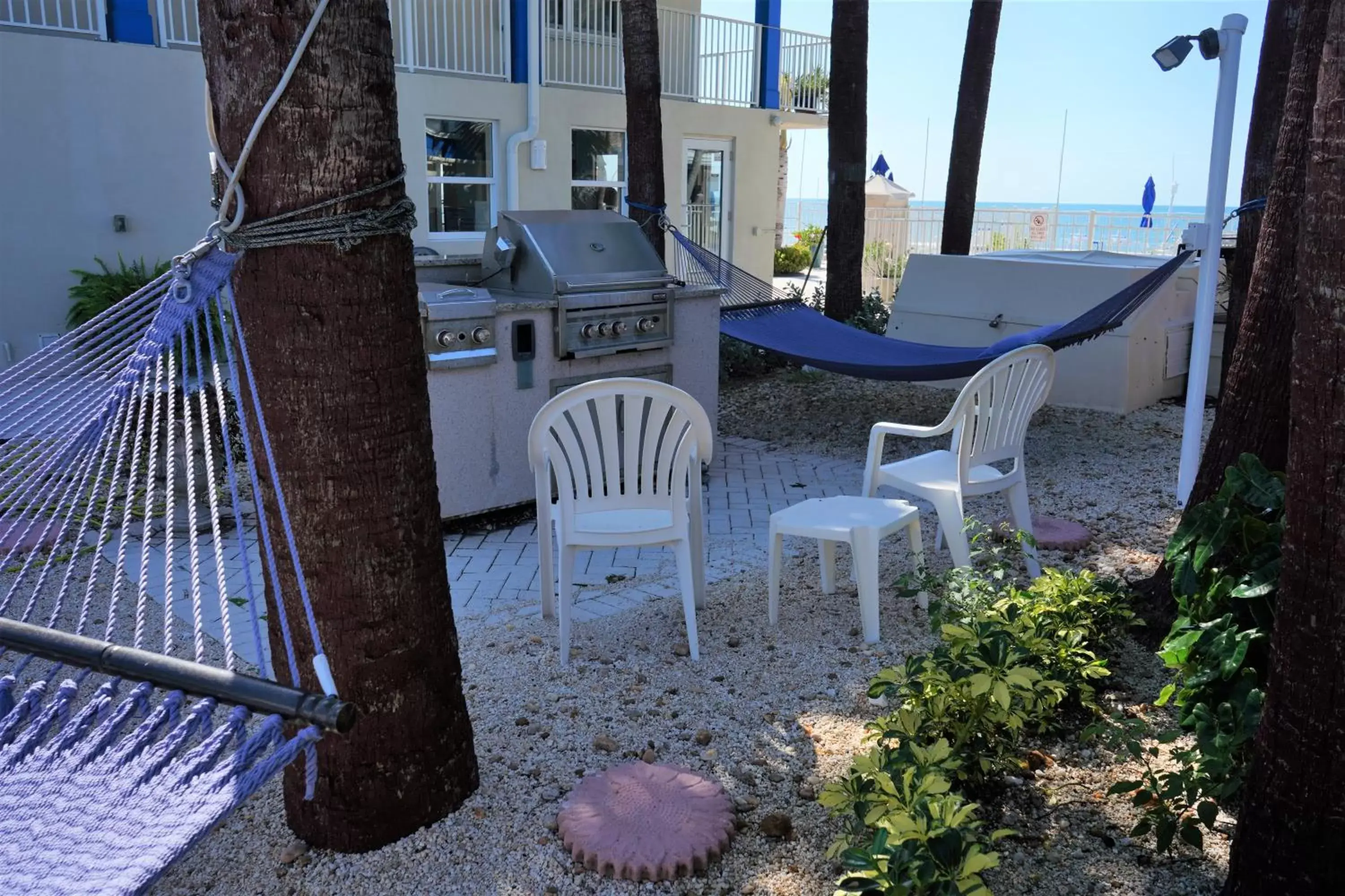 BBQ facilities in Glunz Ocean Beach Hotel and Resort