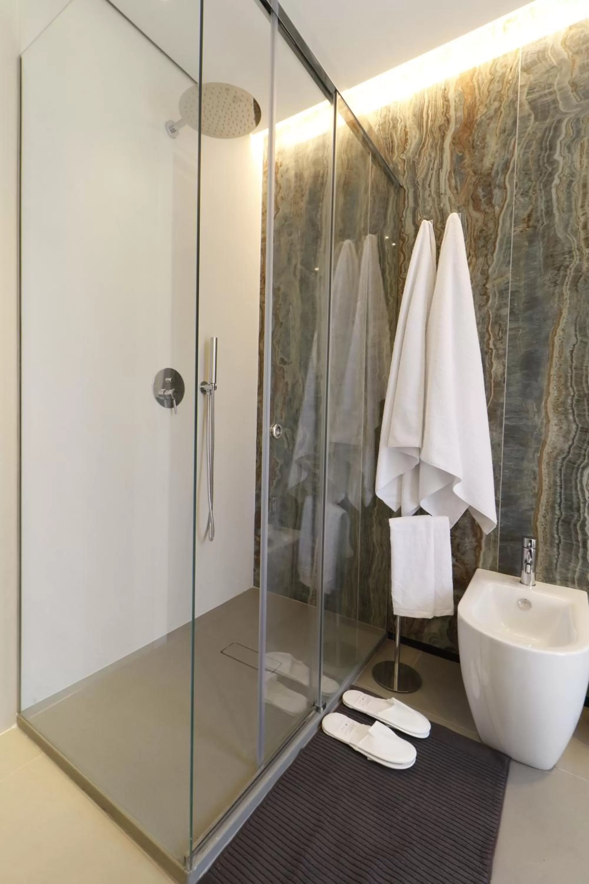 Bathroom in Giargeri Home