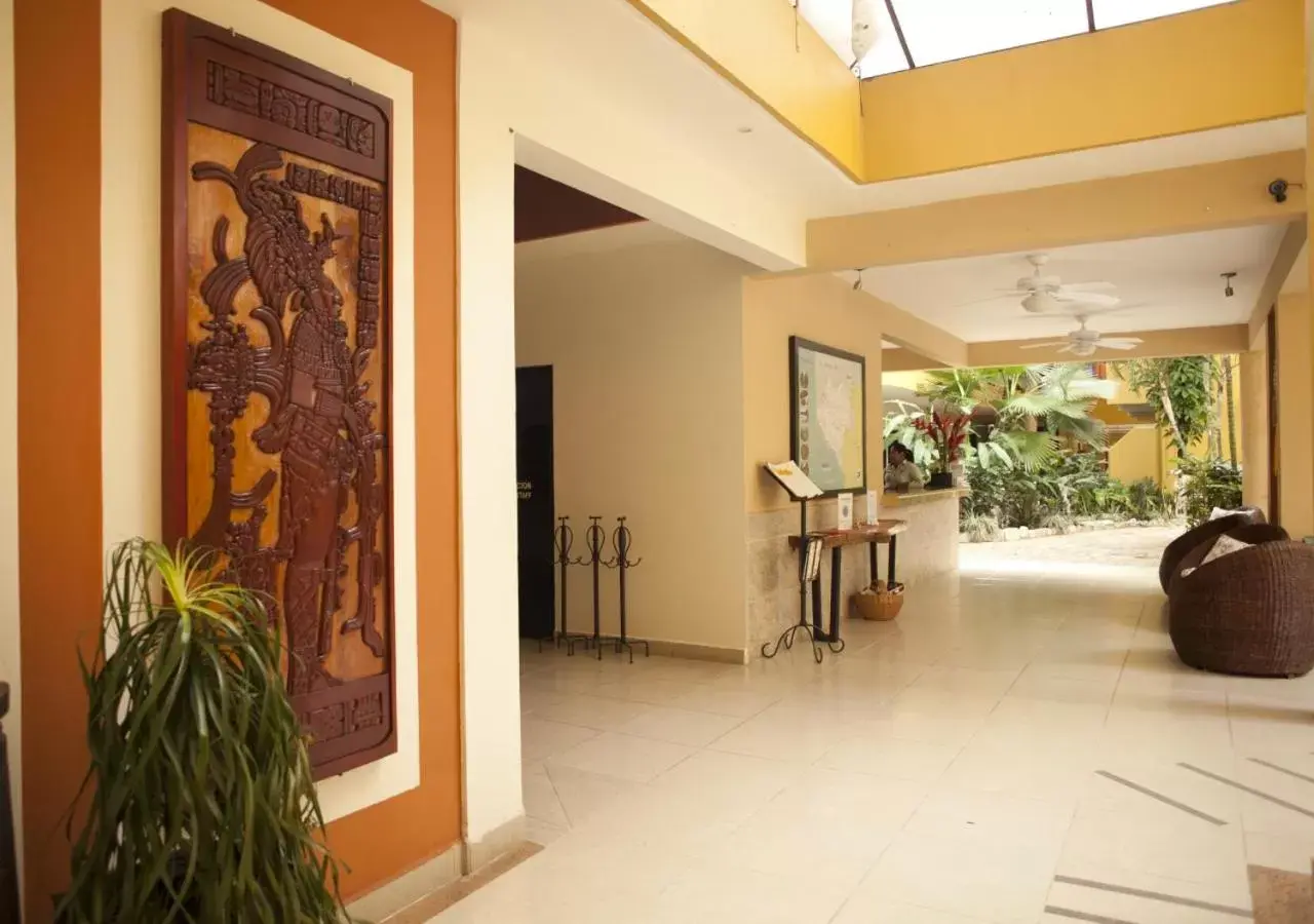 Lobby or reception in Hotel Chablis Palenque