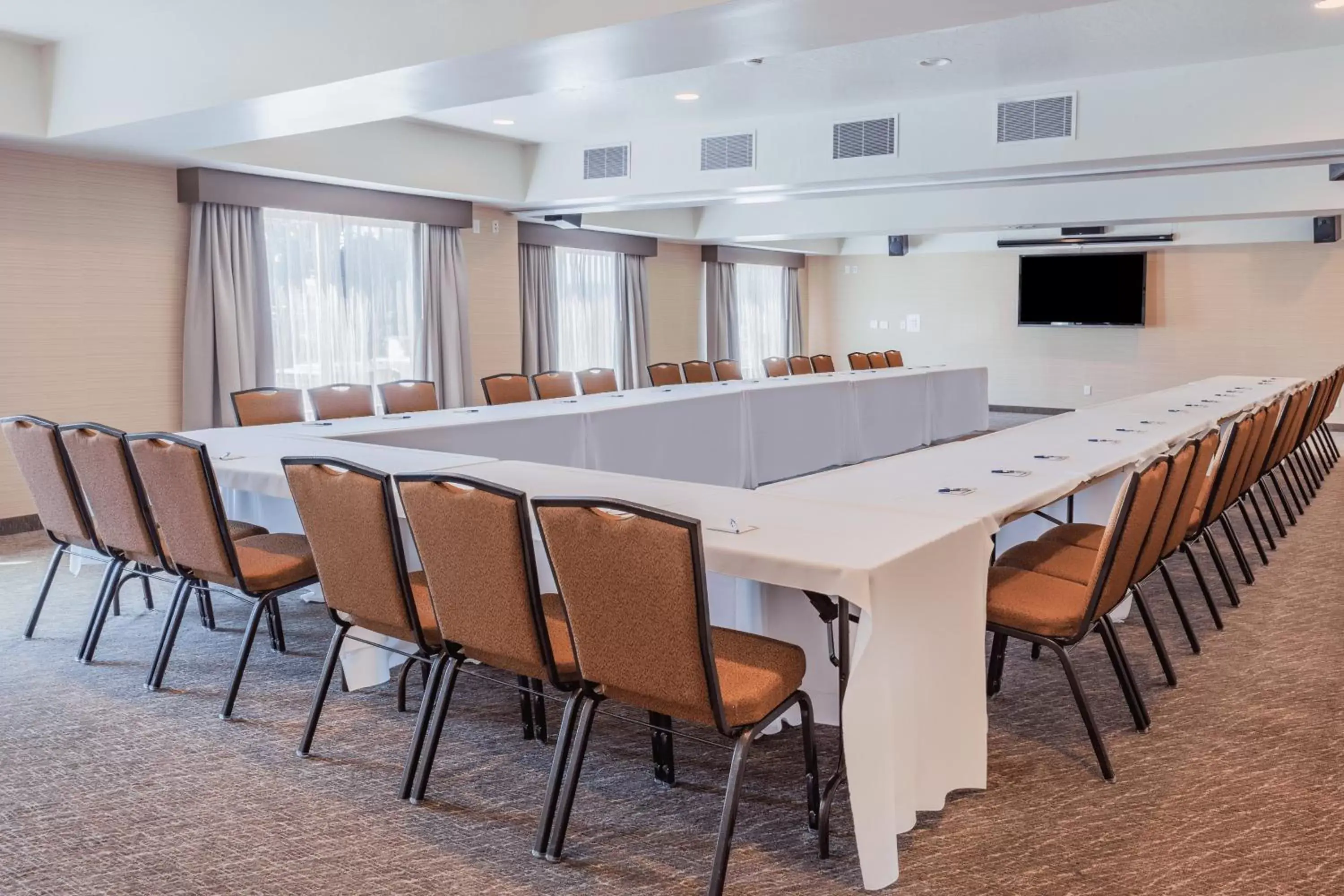 Meeting/conference room in Holiday Inn Express Hotel & Suites San Jose-Morgan Hill, an IHG Hotel