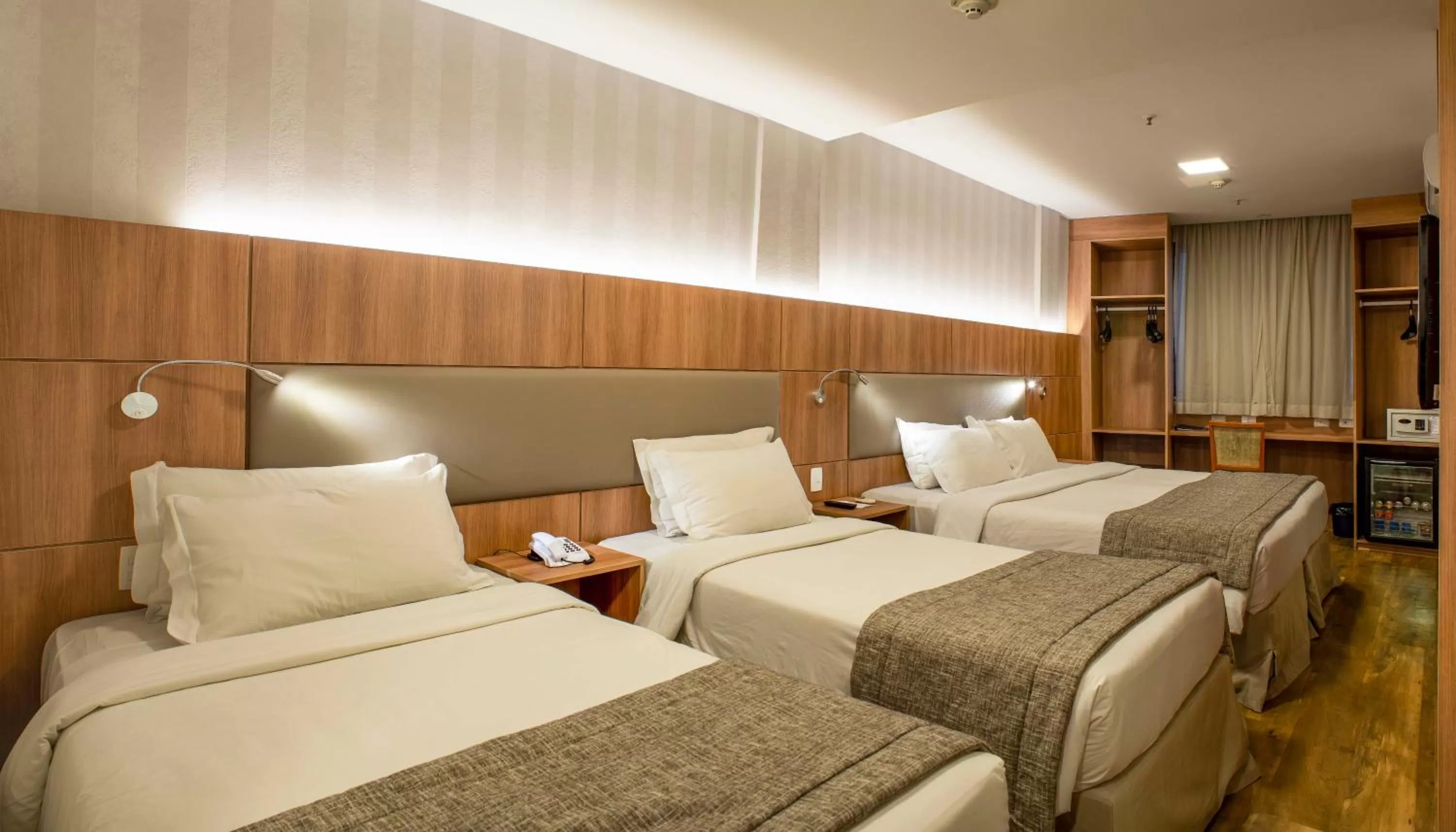 Bedroom, Bed in Hotel Astoria Copacabana