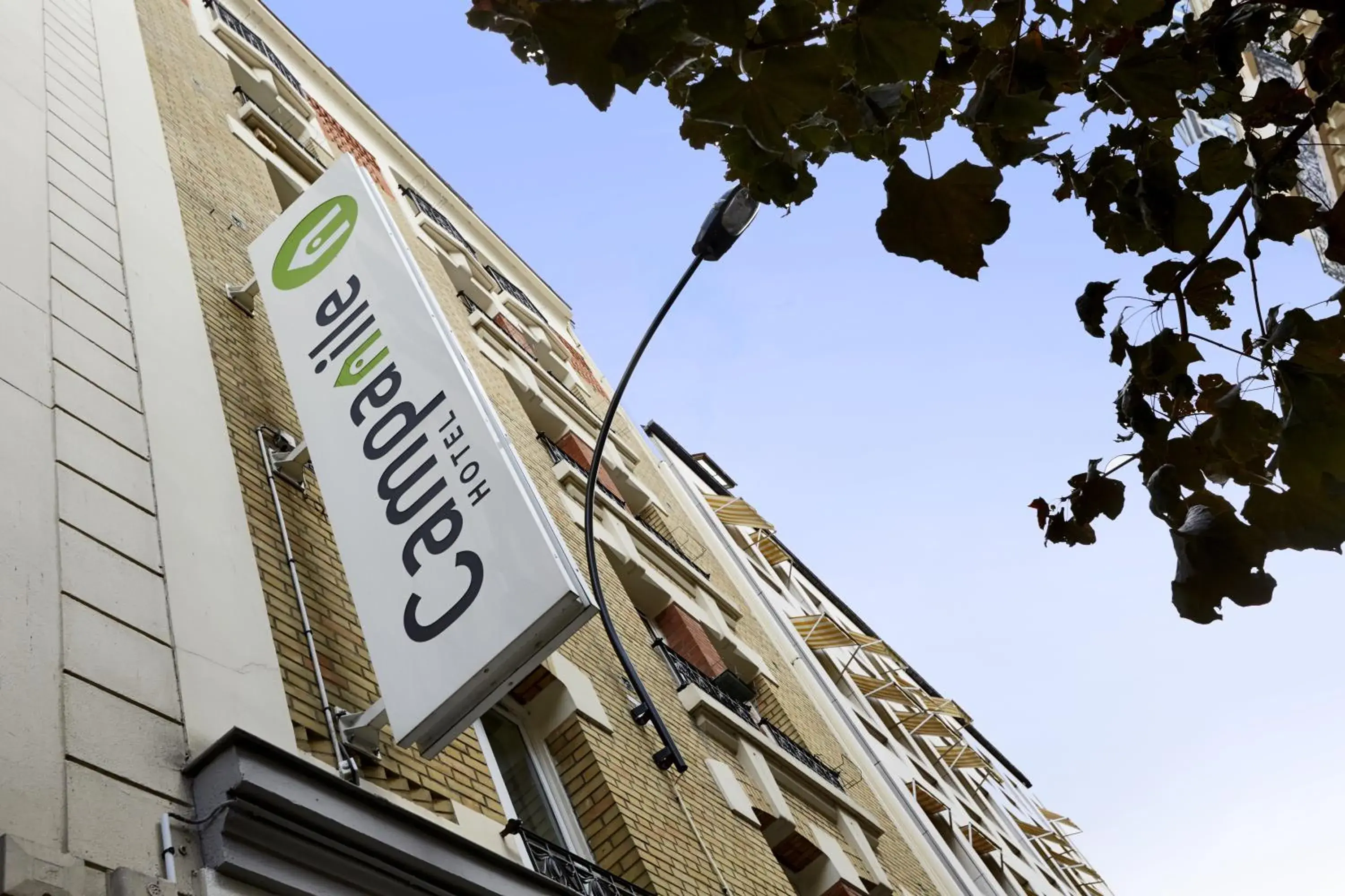 Facade/entrance in Campanile Paris Ouest - Porte de Champerret Levallois Facade/entrance in Campanile Paris Ouest - Porte de Champerret Levallois