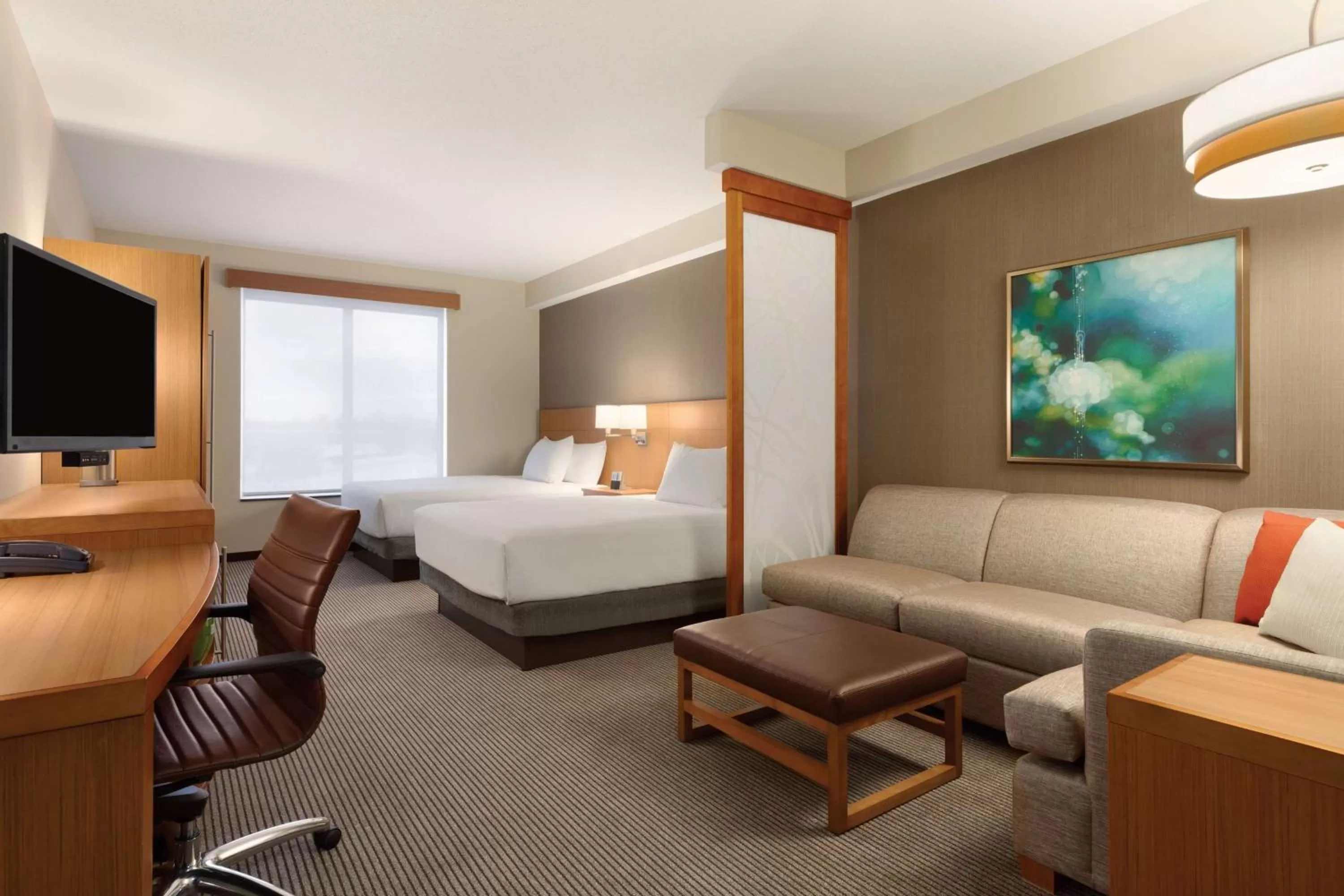 Photo of the whole room, Bed in Hyatt Place St. Louis/Chesterfield