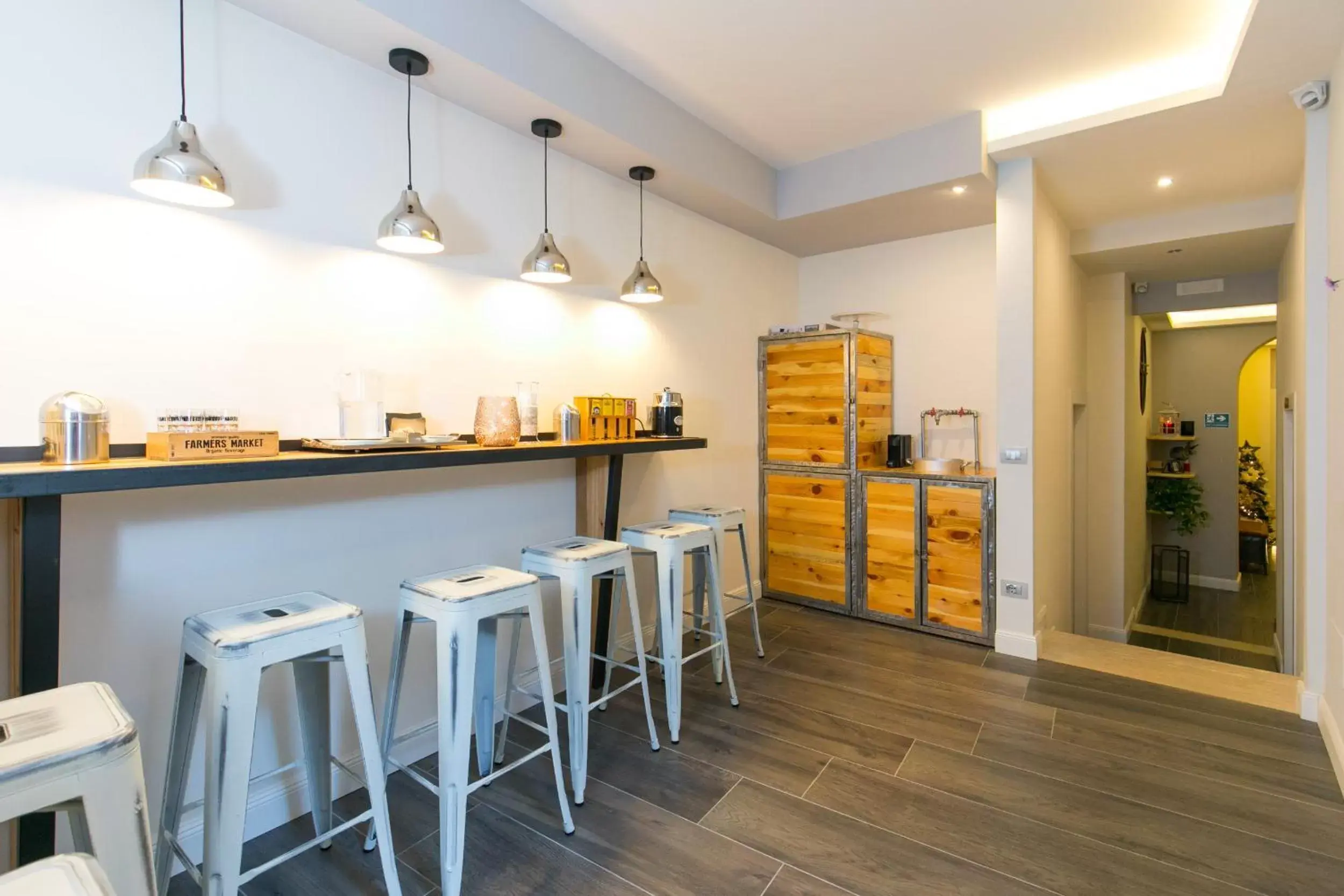 Restaurant/places to eat in Spagna Ave Restaurant/places to eat in Spagna Ave