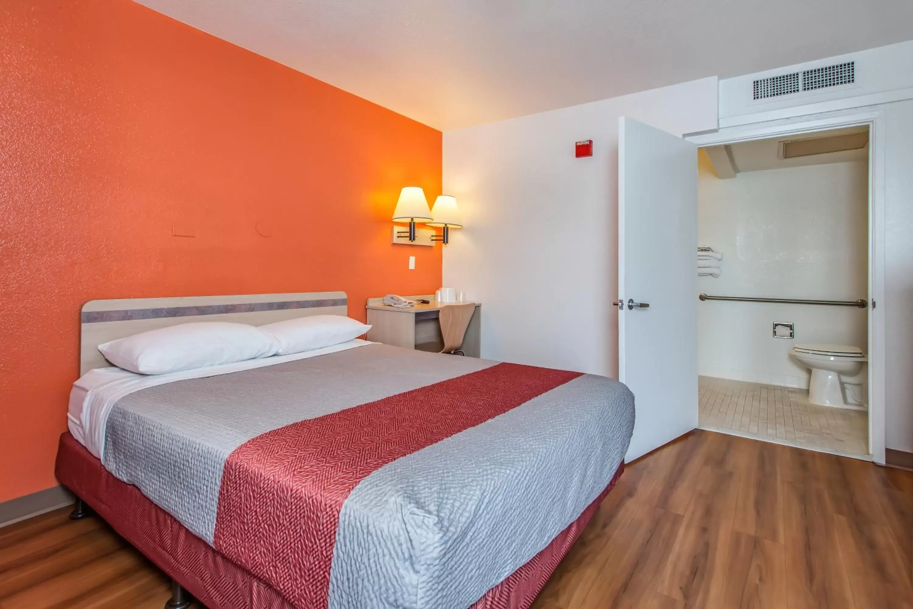 Bedroom, Bed in Motel 6 Williams, Ca Bedroom, Bed in Motel 6 Williams, Ca