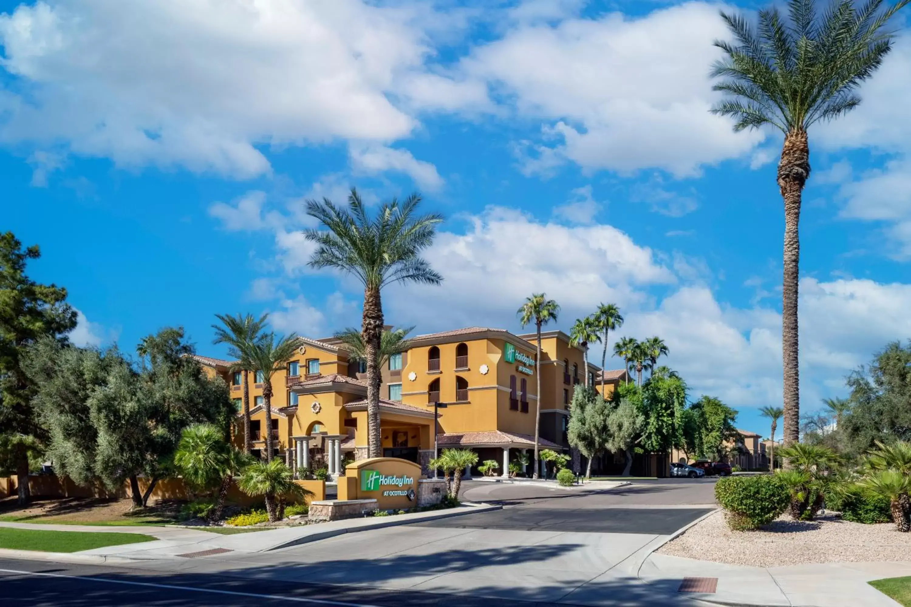 Property Building in Holiday Inn Phoenix/Chandler, an IHG Hotel