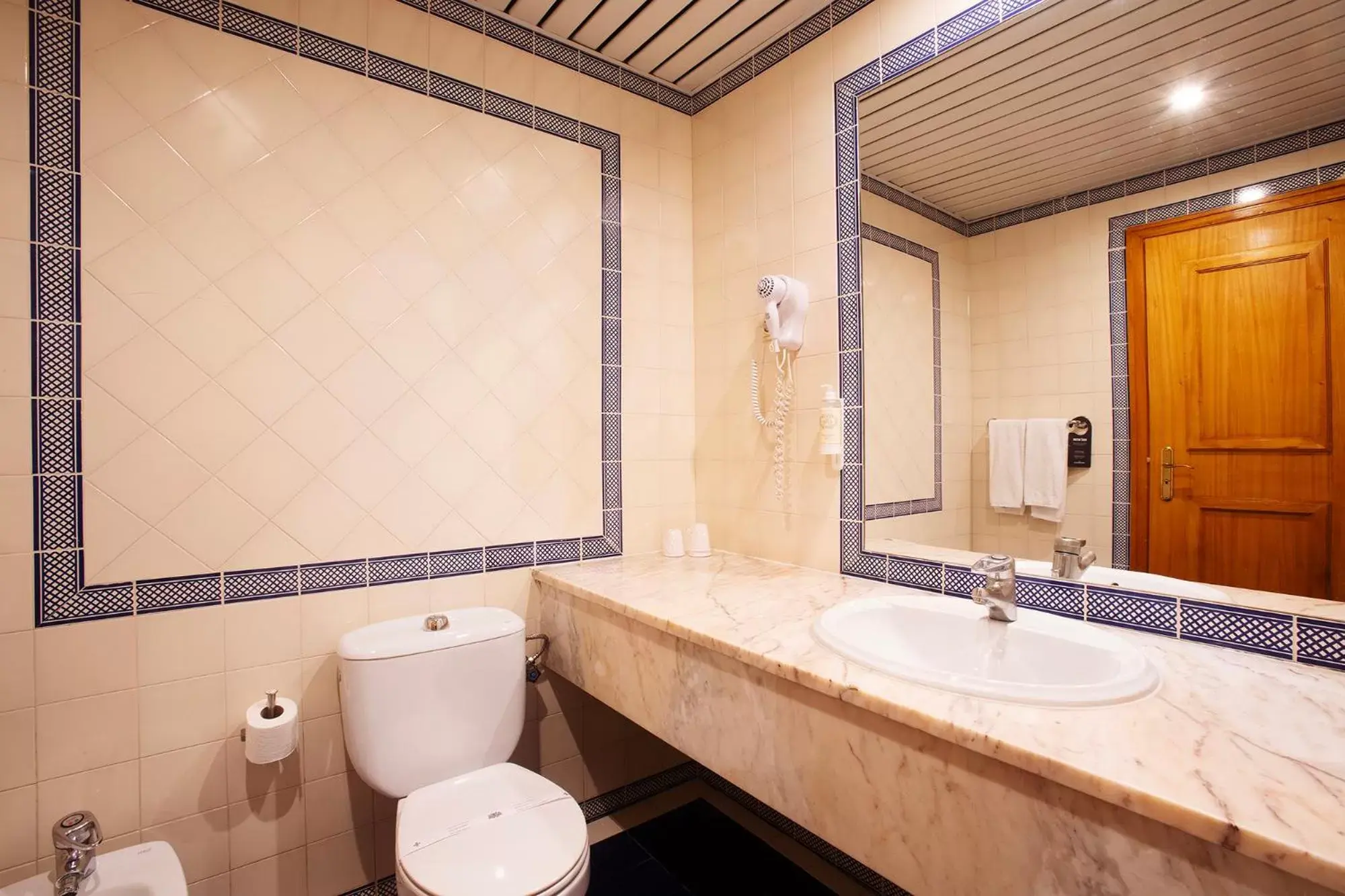 Toilet, Bathroom in Estremoz Hotel