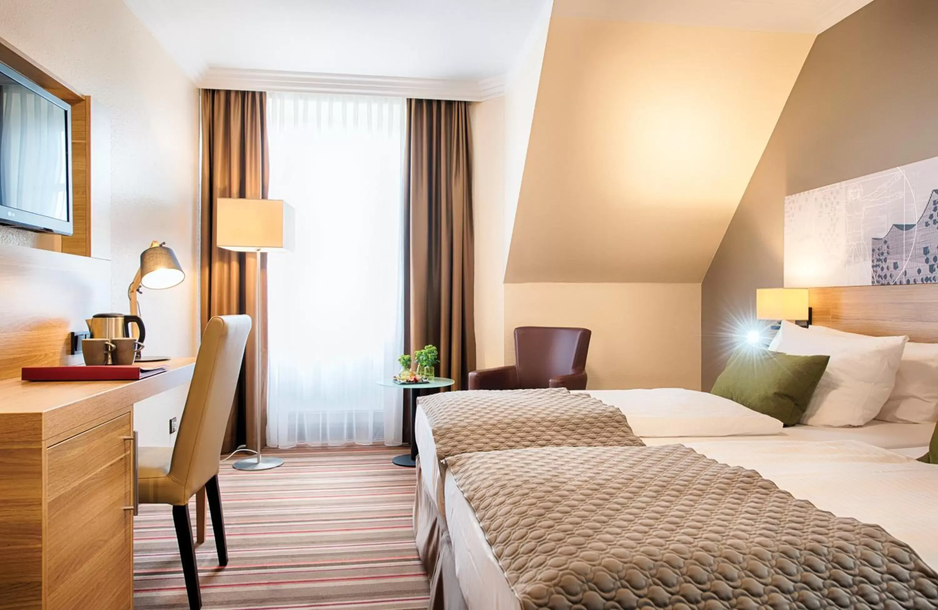 Photo of the whole room, Bed in Leonardo Hotel Hamburg Stillhorn Photo of the whole room, Bed in Leonardo Hotel Hamburg Stillhorn