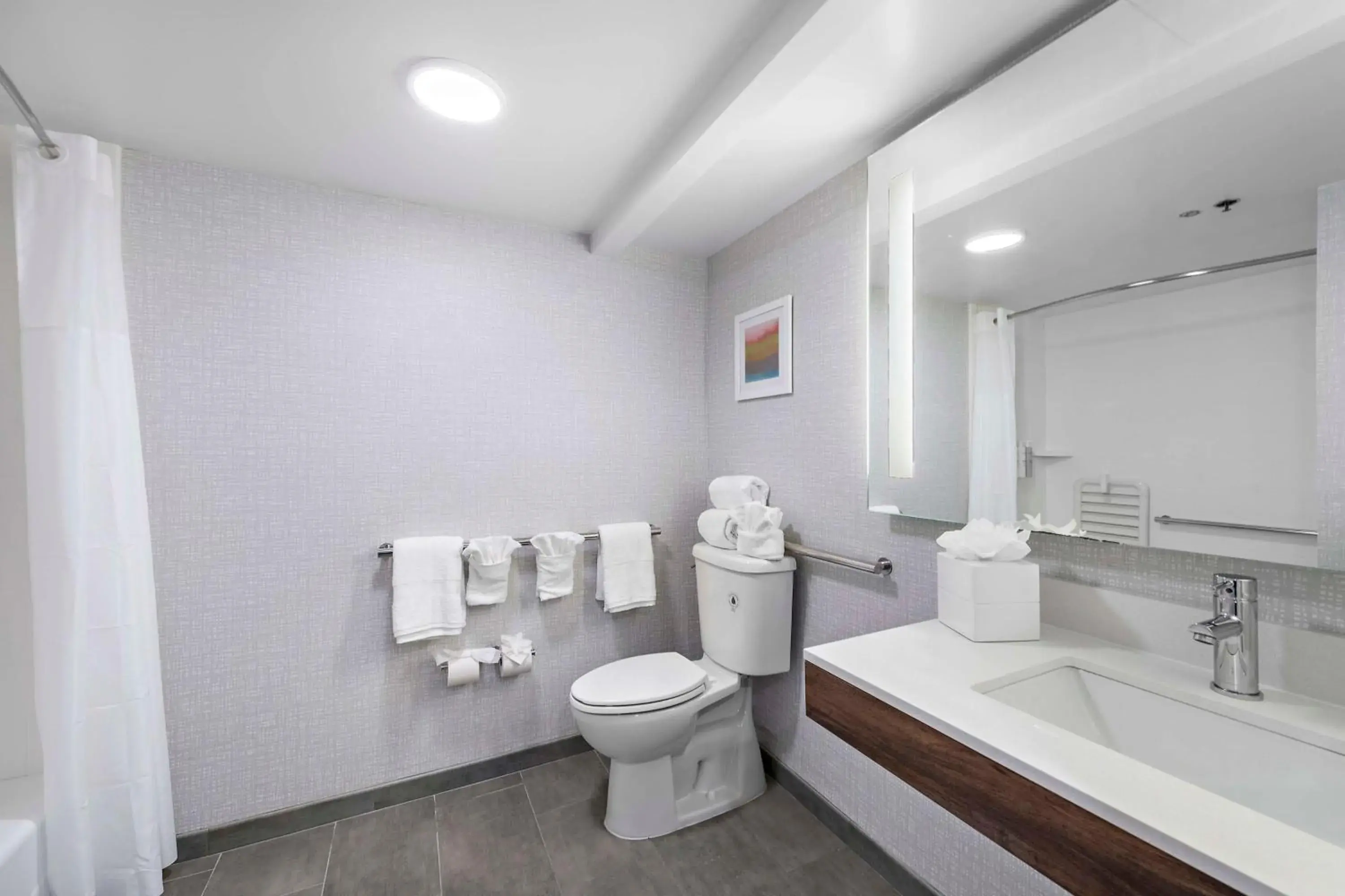 Bathroom in Wingate by Wyndham Los Angeles Airport