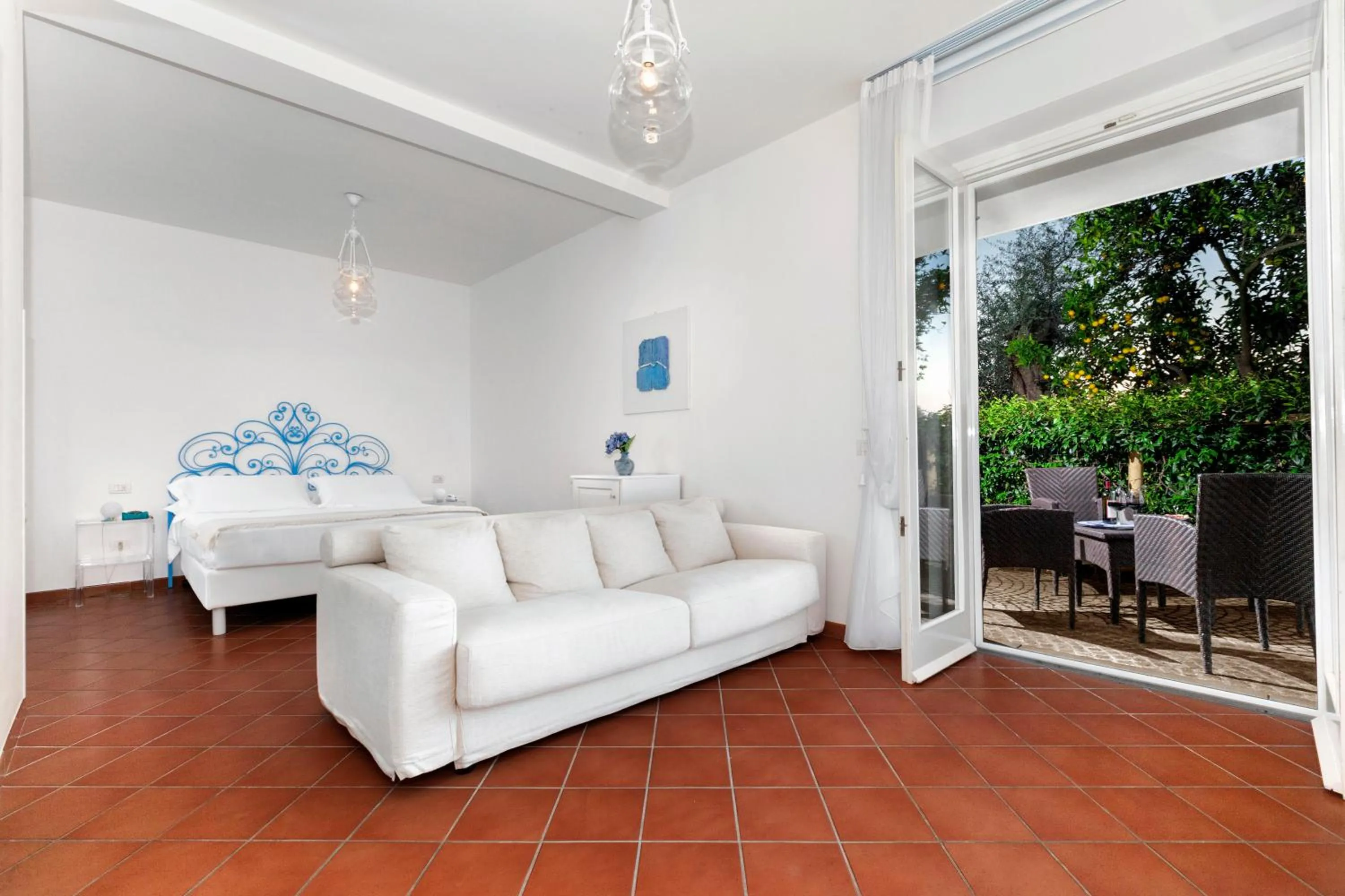 Area and facilities in Villa Oriana Relais