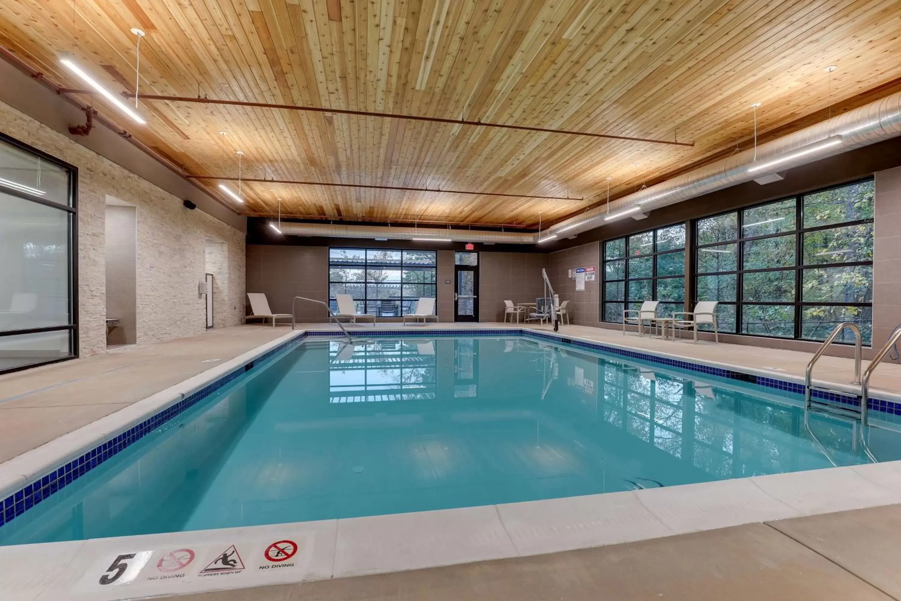 Pool view, Swimming Pool in Country Inn & Suites by Radisson, Cumming, GA