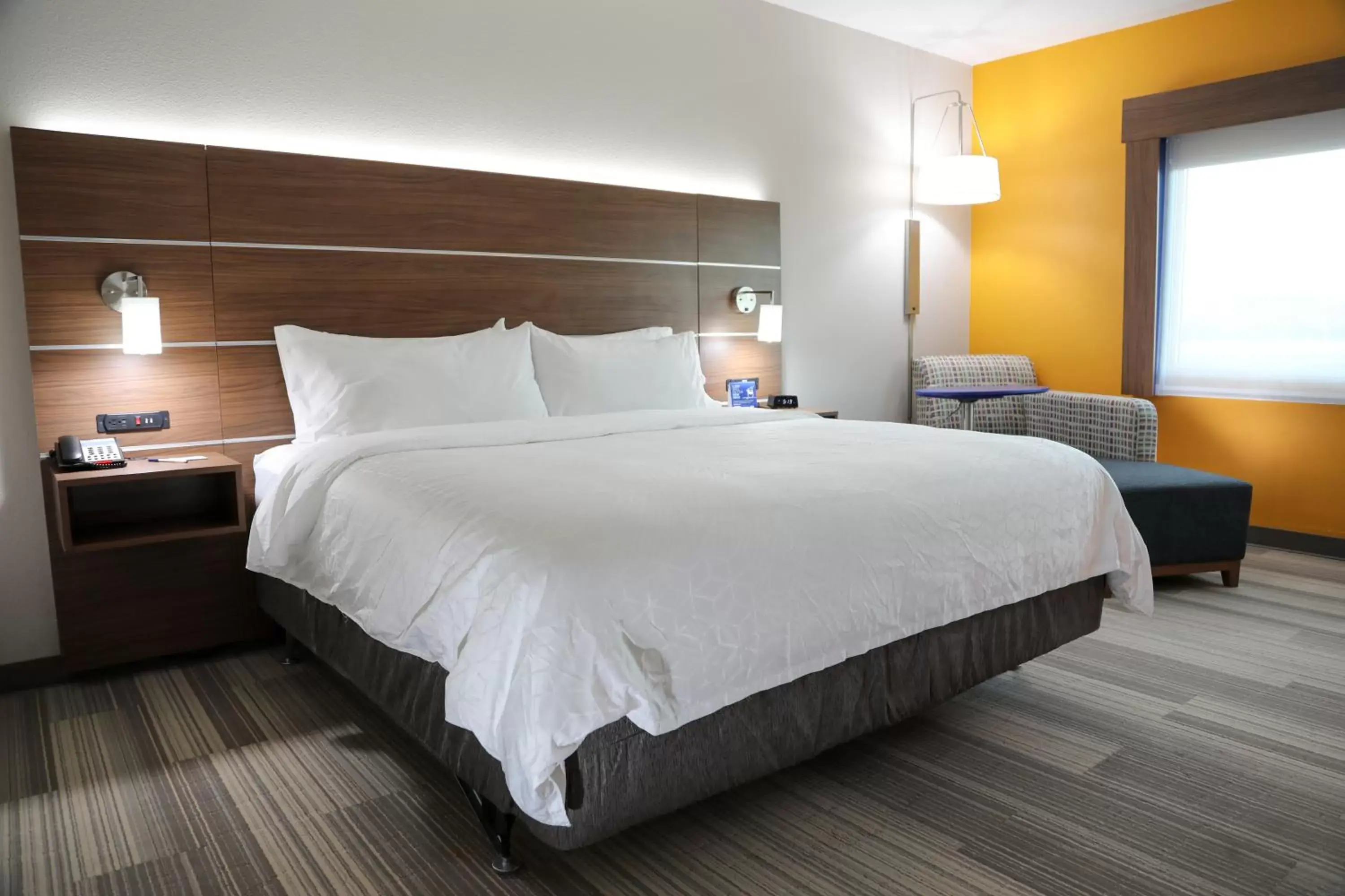 Bedroom, Bed in Holiday Inn Express & Suites - Wylie West, an IHG Hotel
