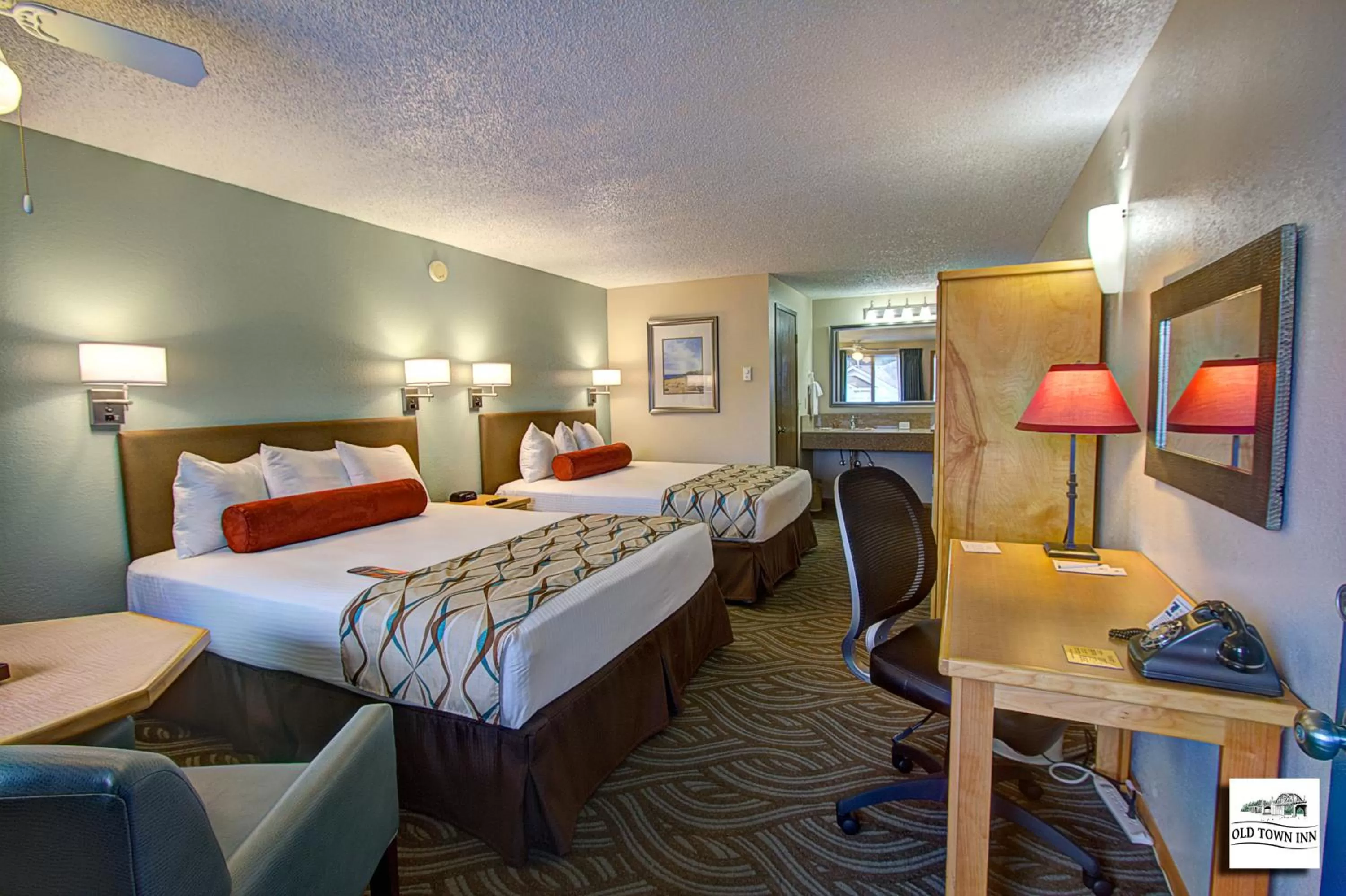 Photo of the whole room, Bed in Super 8 by Wyndham Florence OR