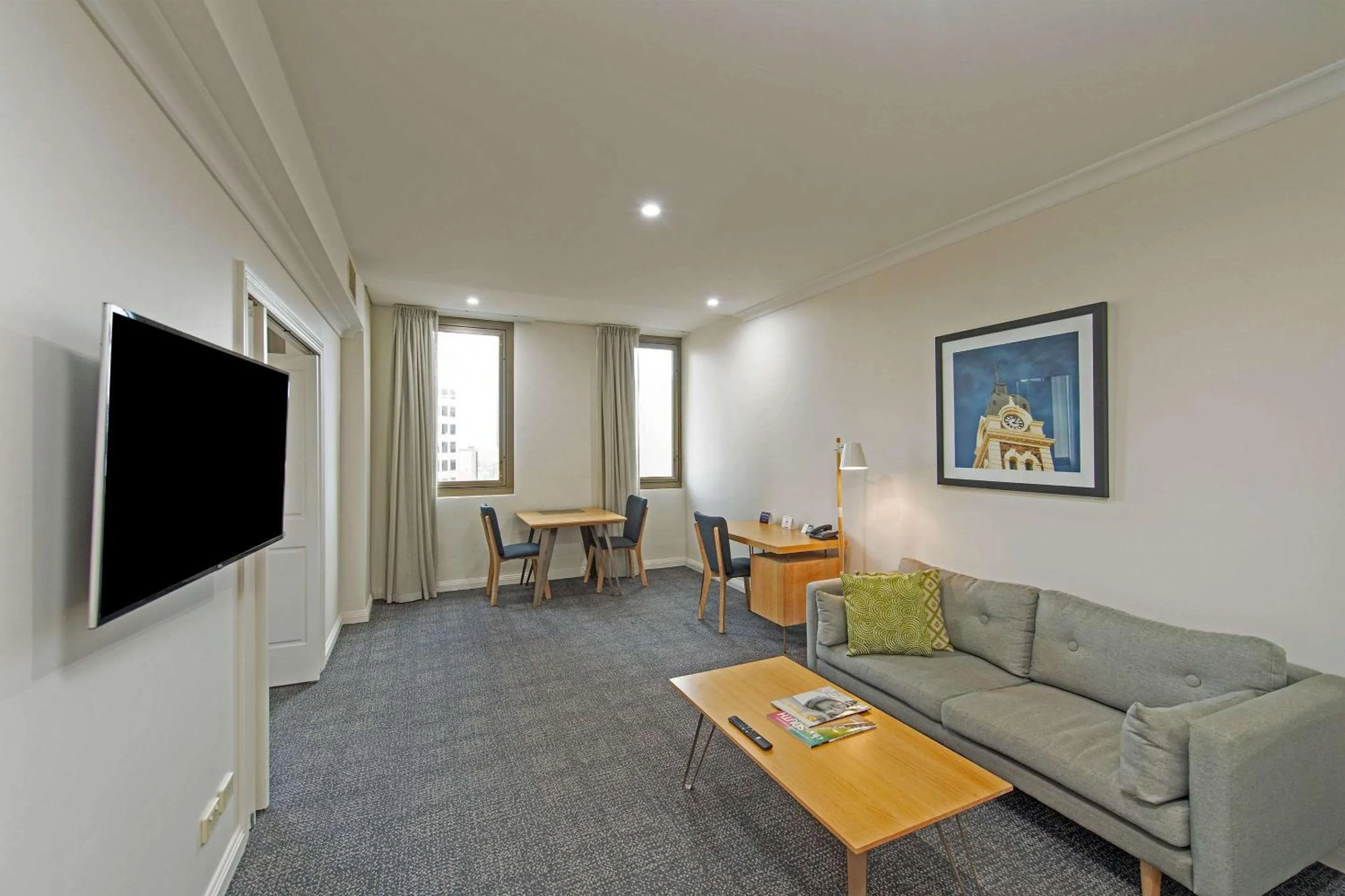 Photo of the whole room, Seating Area in Quality Apartments Adelaide Central