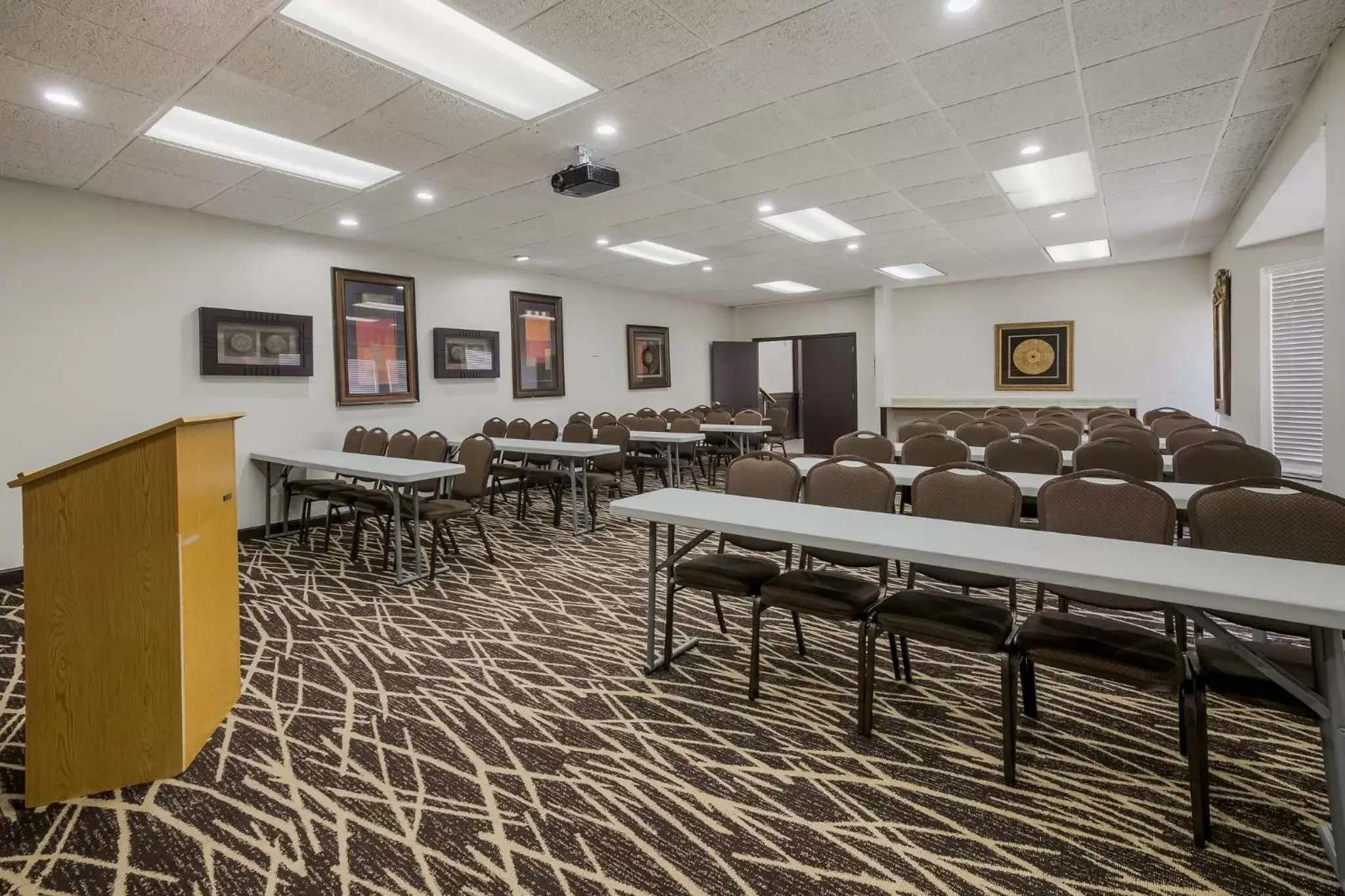 Meeting/conference room in Red Roof Inn PLUS+ & Suites Knoxville West - Cedar Bluff