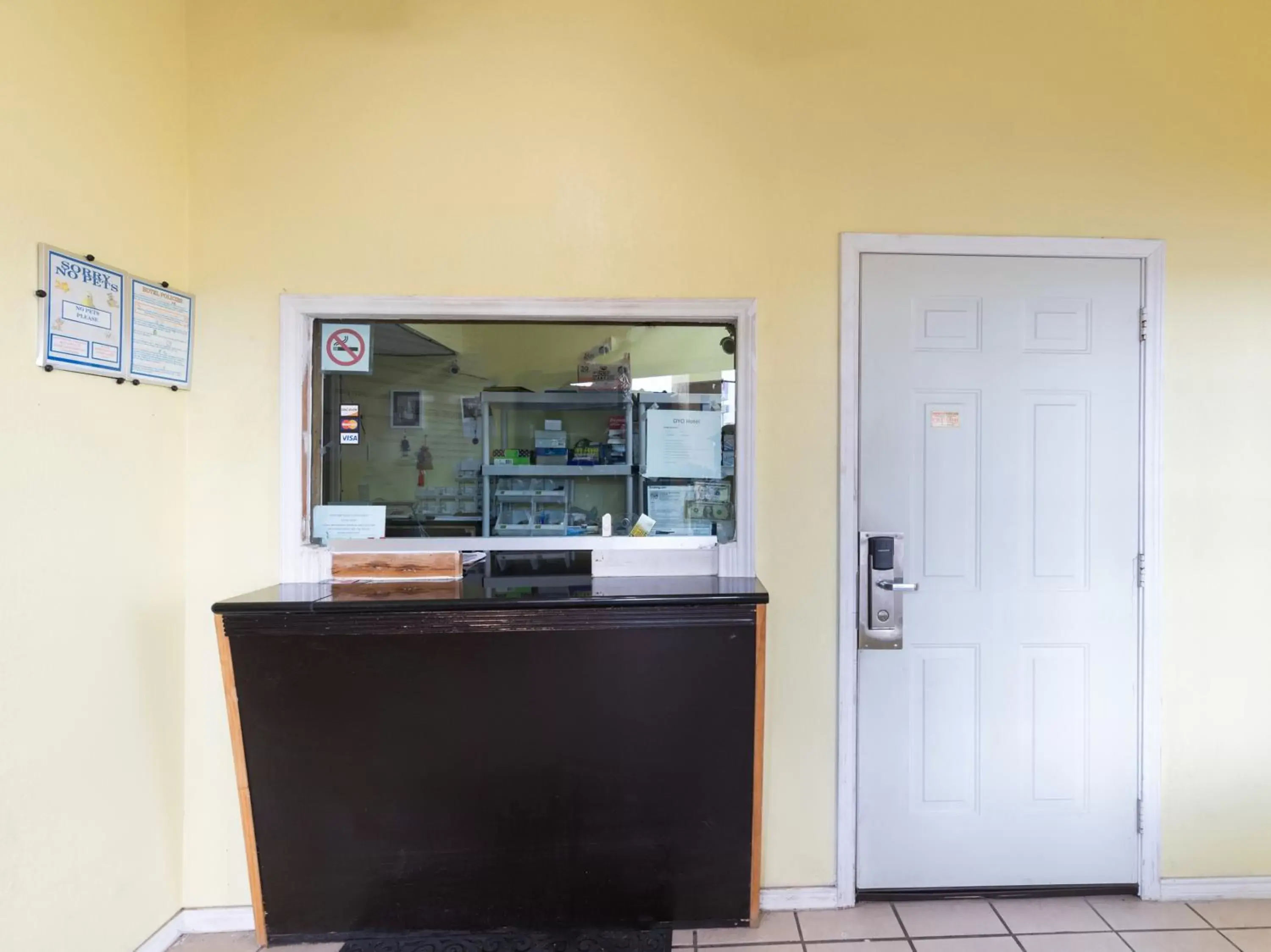 Lobby or reception in OYO Hotel San Antonio Lackland near Seaworld