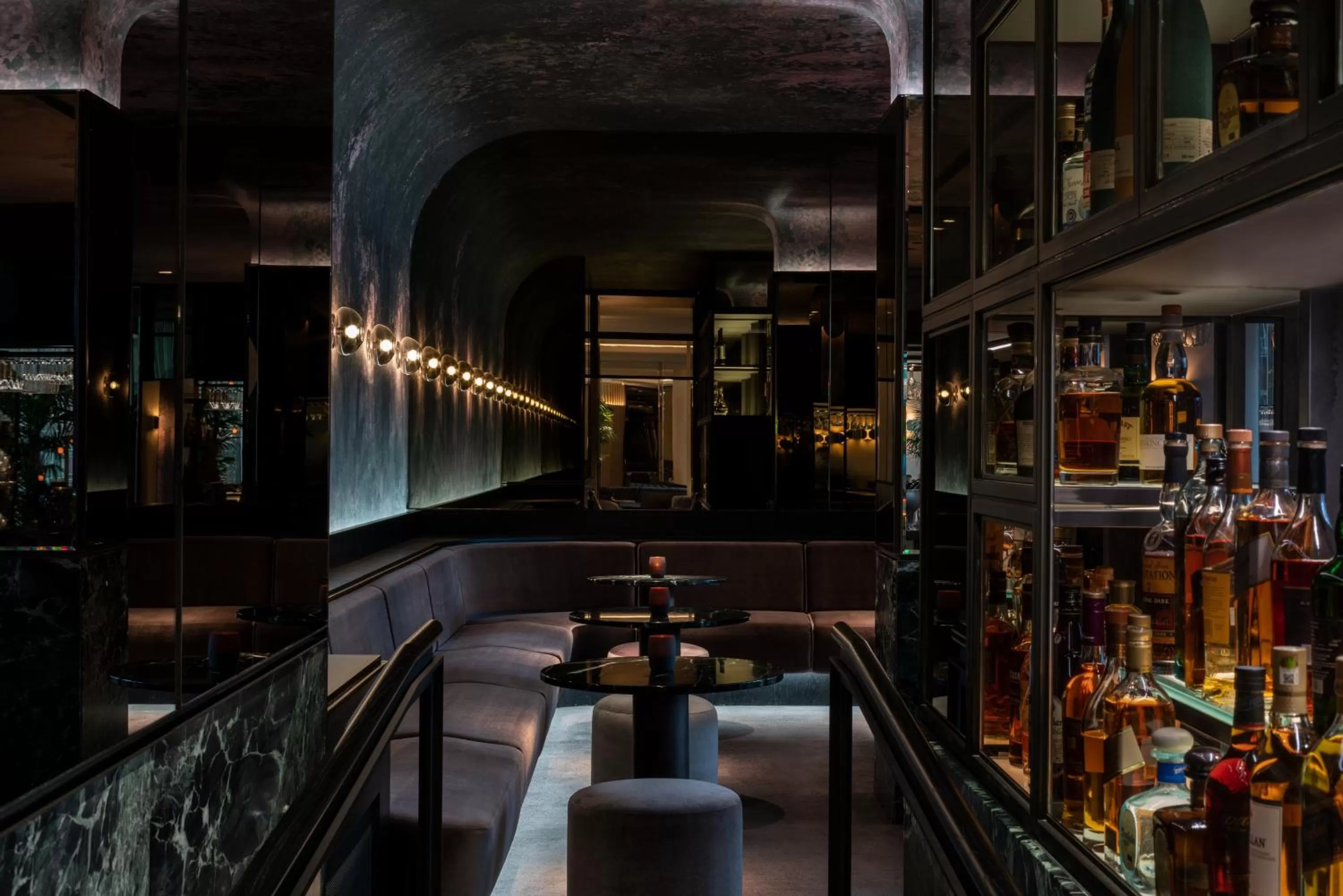 Lounge or bar in Four Seasons Hotel Montreal