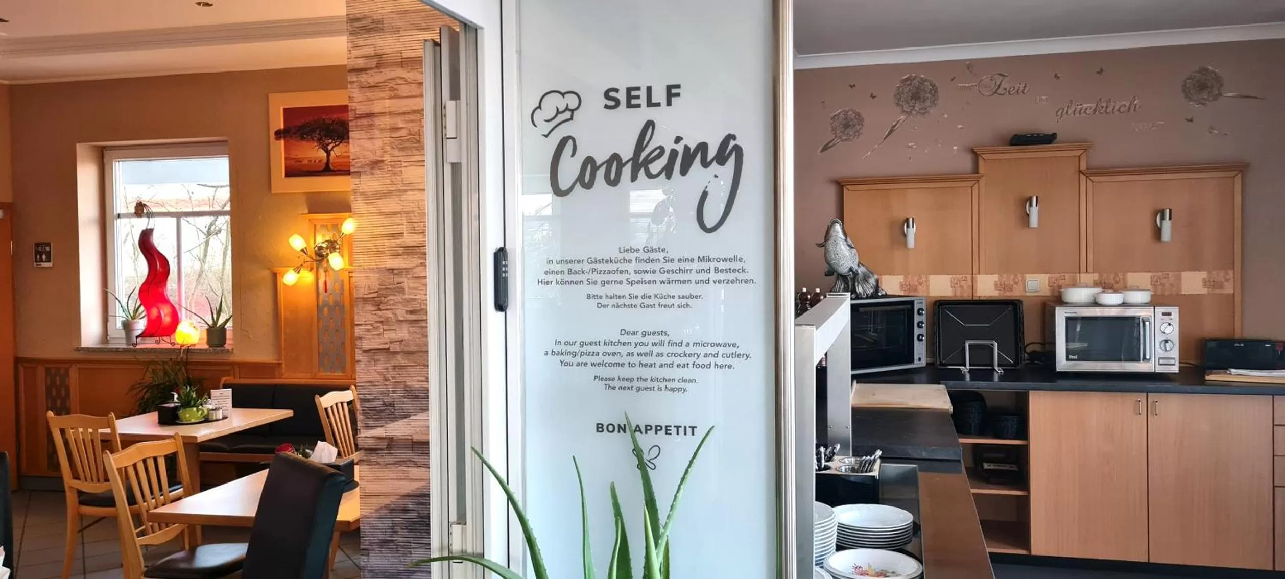 Restaurant/places to eat in Donau-Hotel