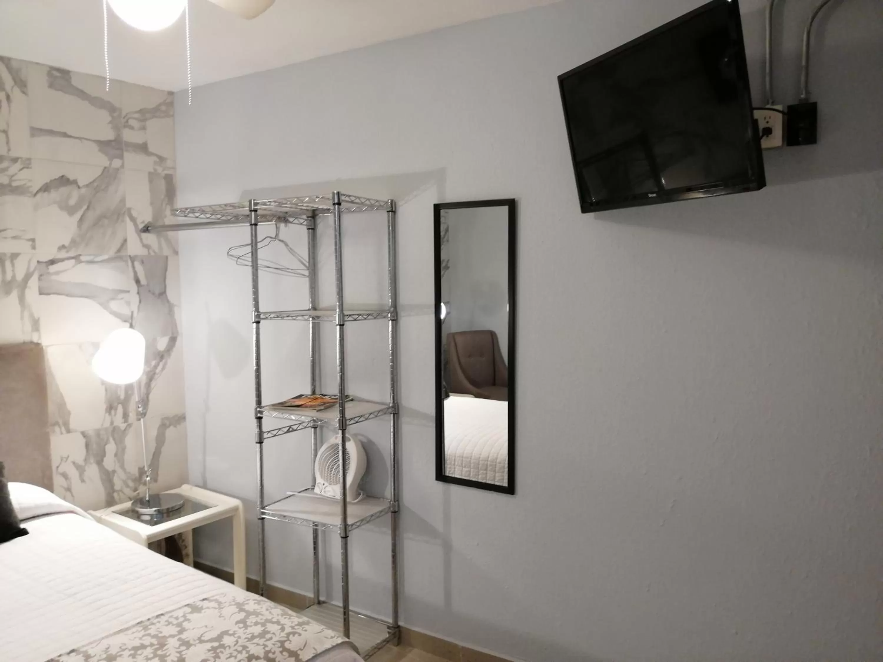 Bedroom, Bed in Coyotito Beds Coyoacan Confort y flexibilidad