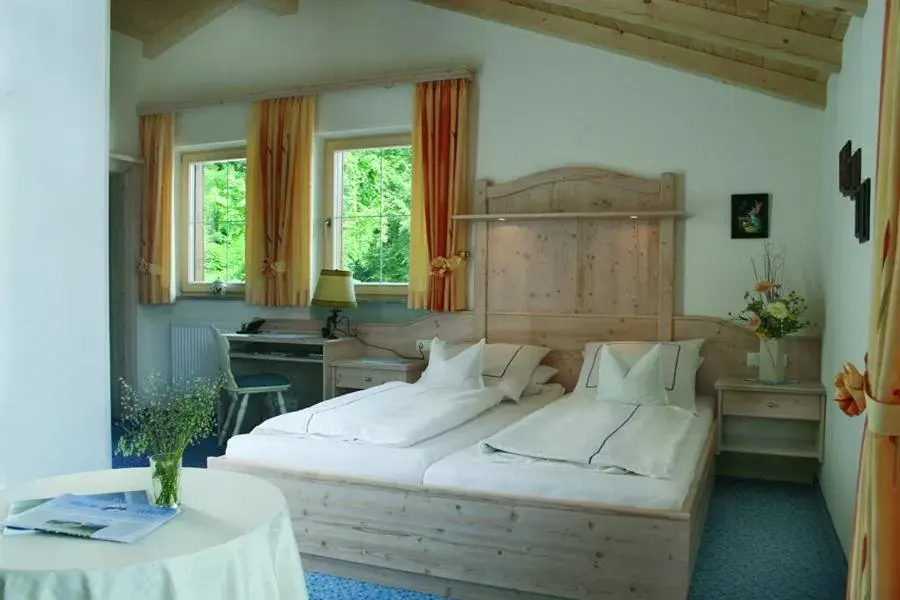 Photo of the whole room, Bed in Hotel Restaurant Neu Meran