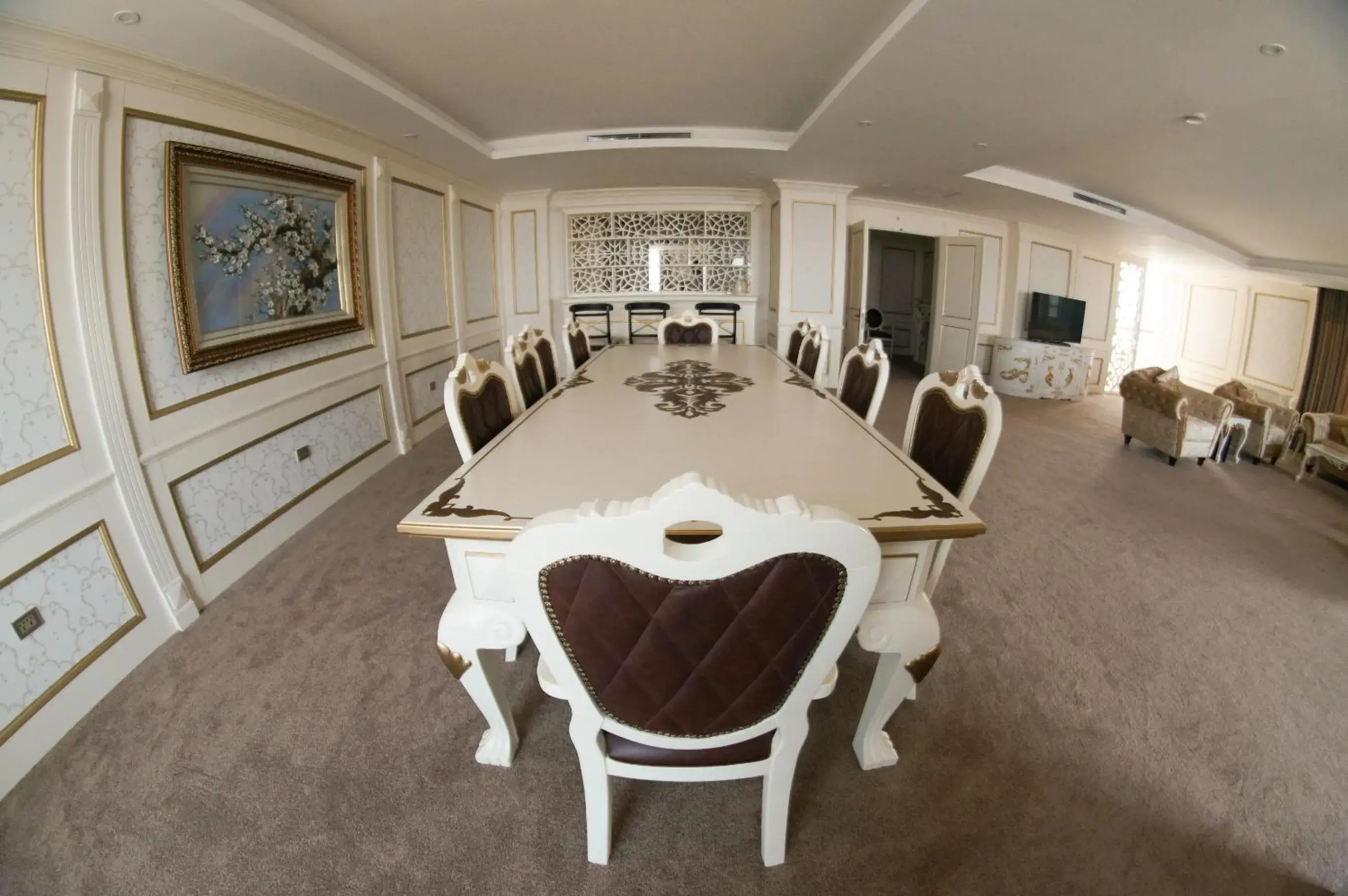 Photo of the whole room, Dining Area in Muong Thanh Thanh Hoa Hotel