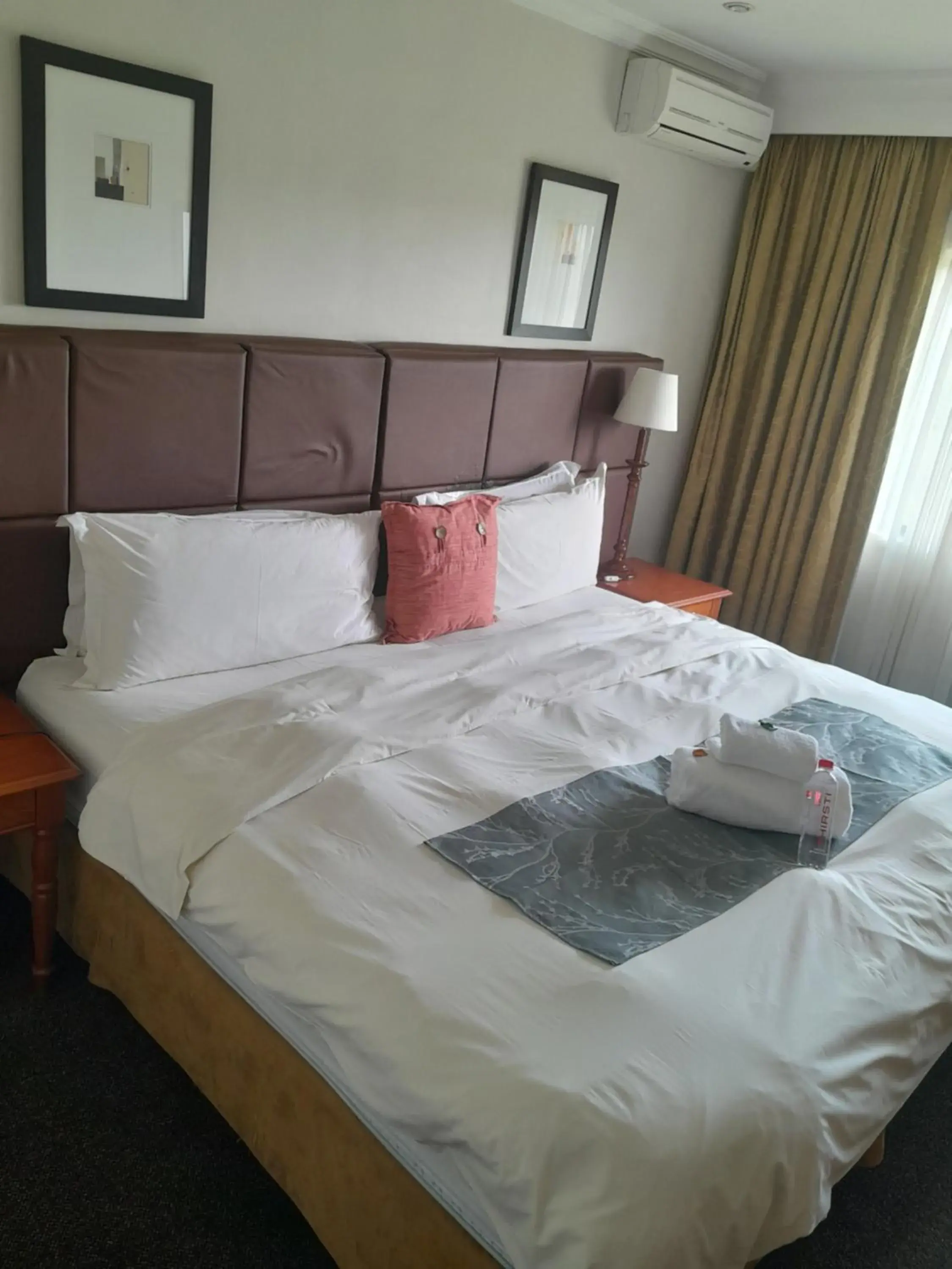 Bed in Protea Hotel by Marriott Harrismith Montrose