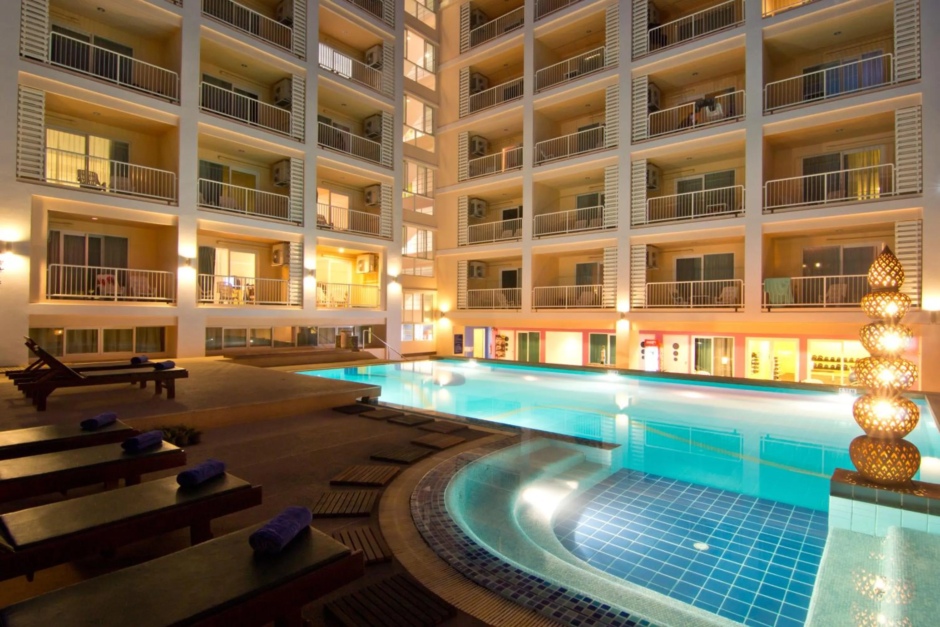 Swimming pool in Best Bella Pattaya