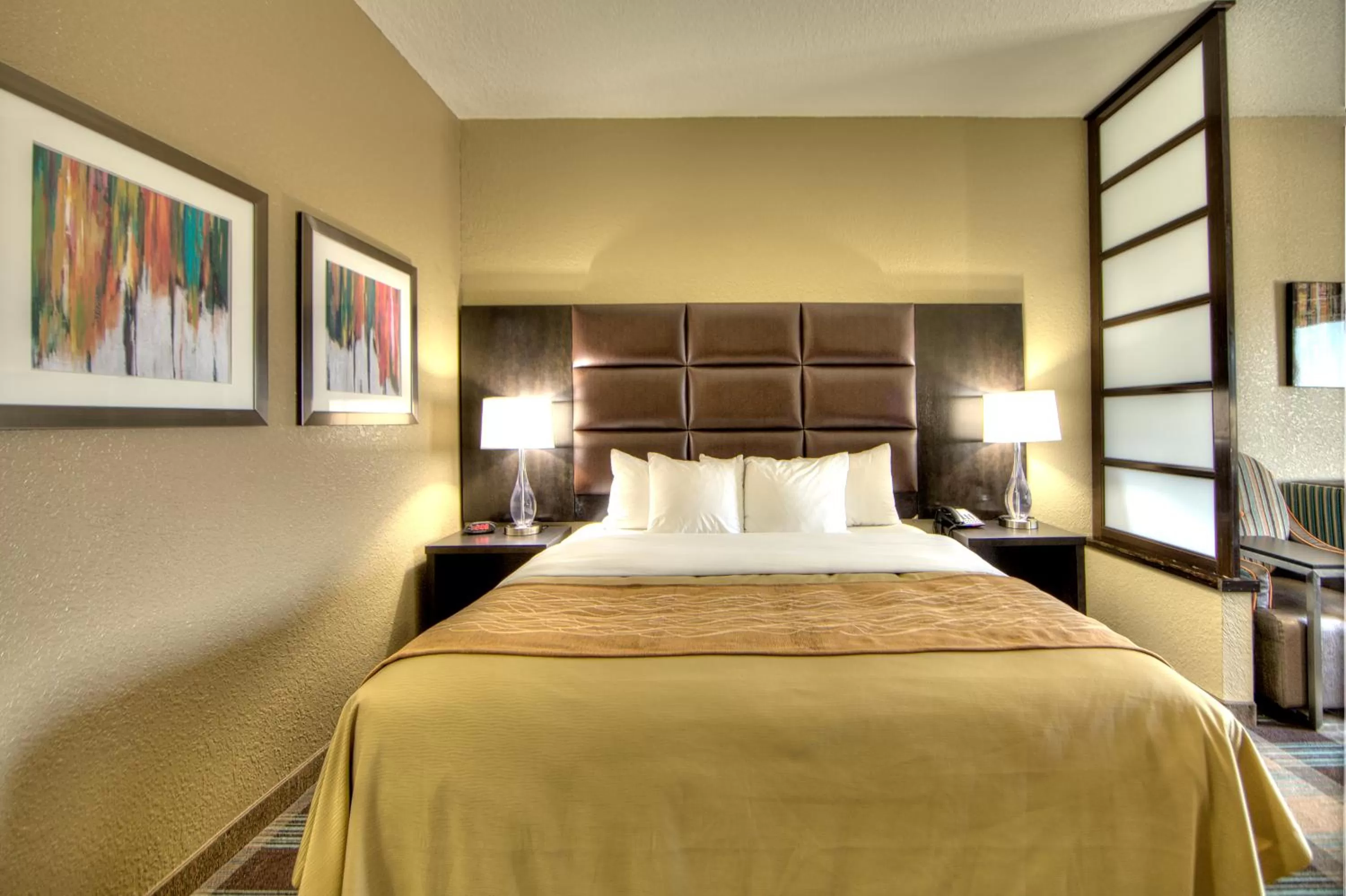 Bed in Comfort Inn & Suites, White Settlement-Fort Worth West, TX