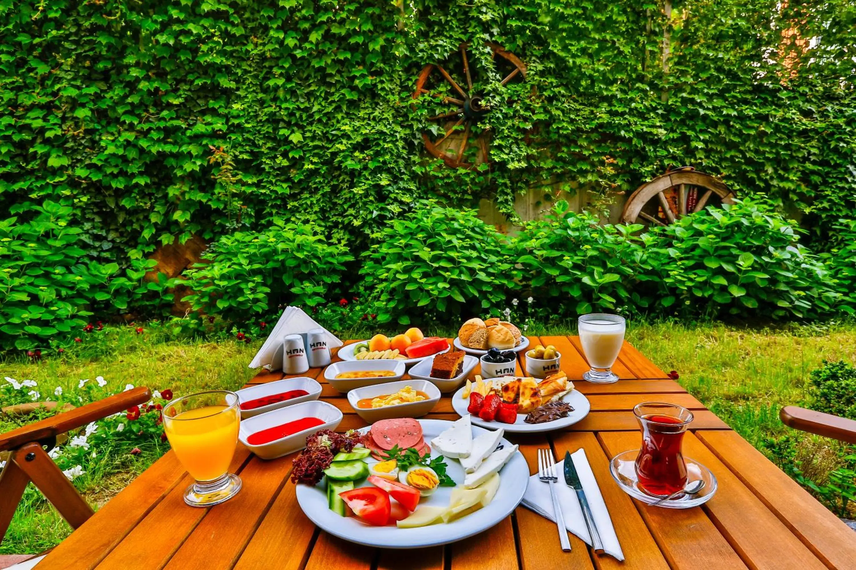 Restaurant/places to eat in Han Hotel Restaurant/places to eat in Han Hotel