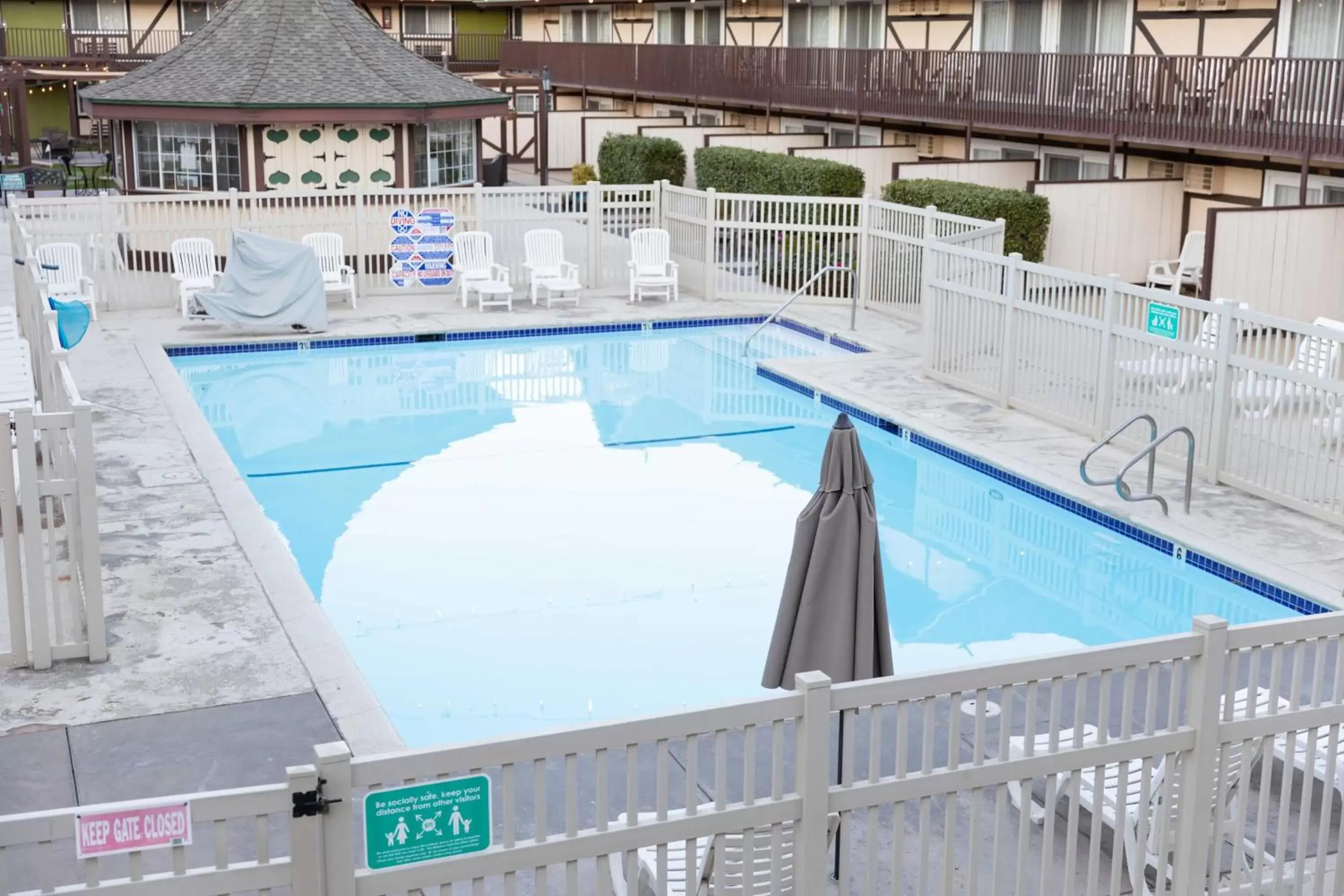 View (from property/room), Pool View in Pea Soup Andersen's Inn