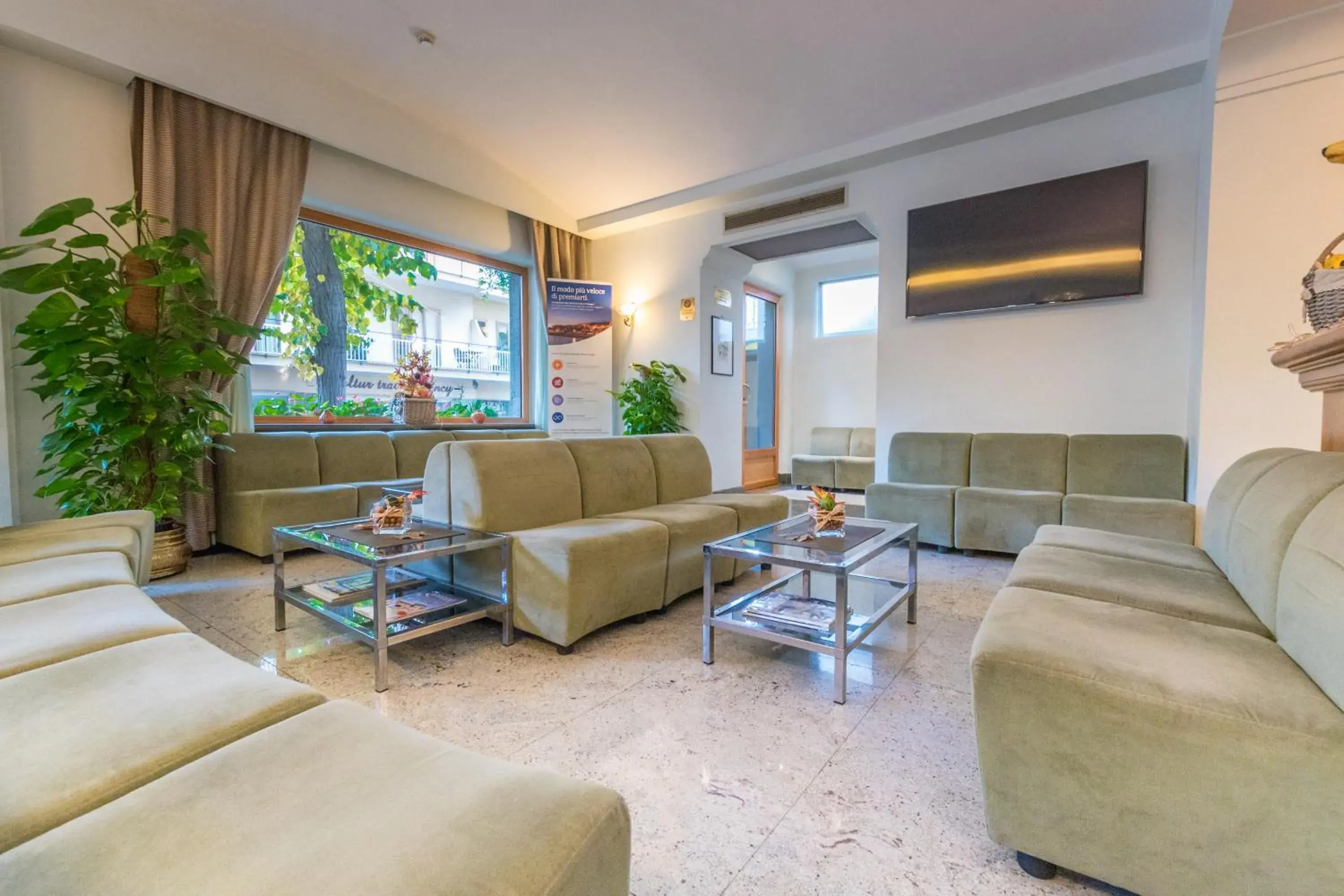 Lobby or reception, Seating Area in Comfort Hotel Gardenia Sorrento Coast