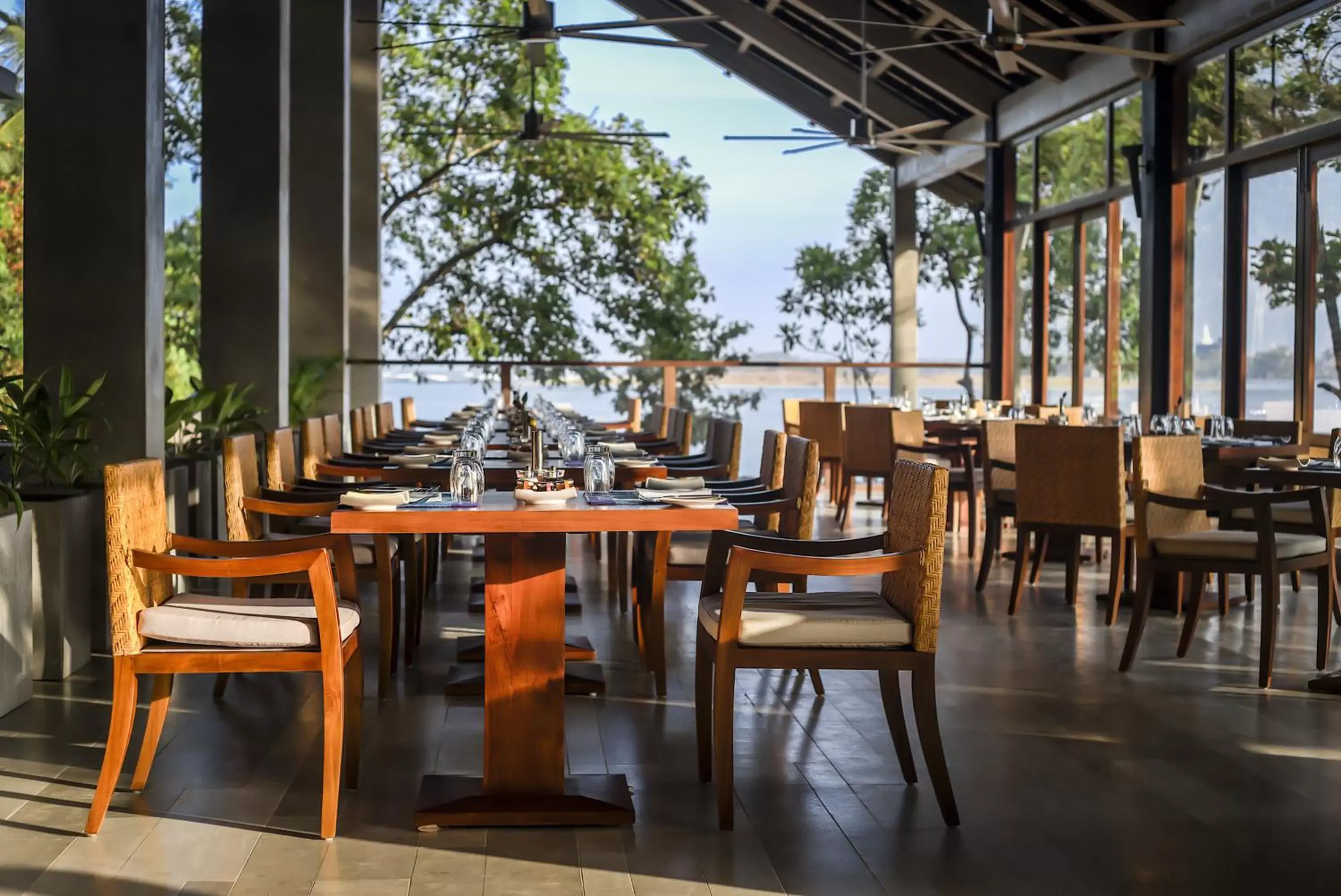 Restaurant/places to eat in Anantara Kalutara Resort