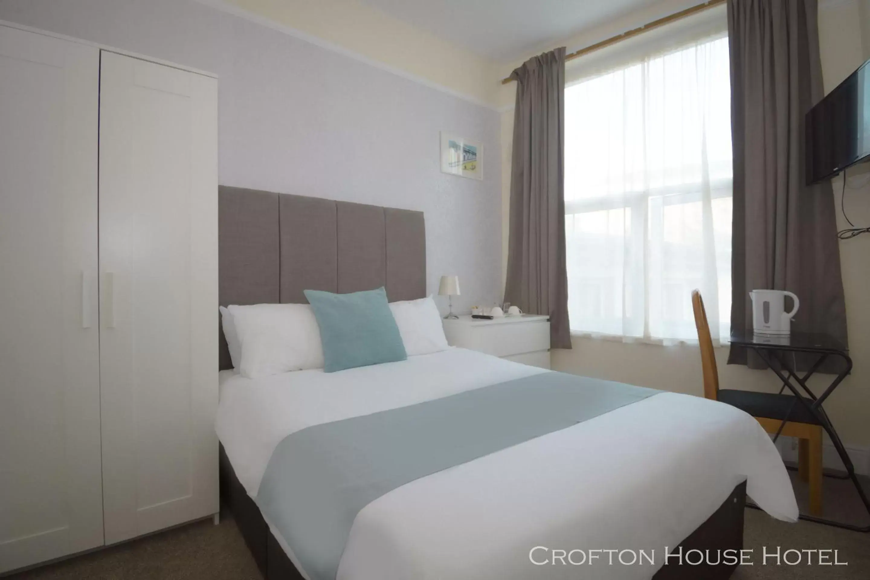 Double Room with Private Bathroom in Crofton House Hotel