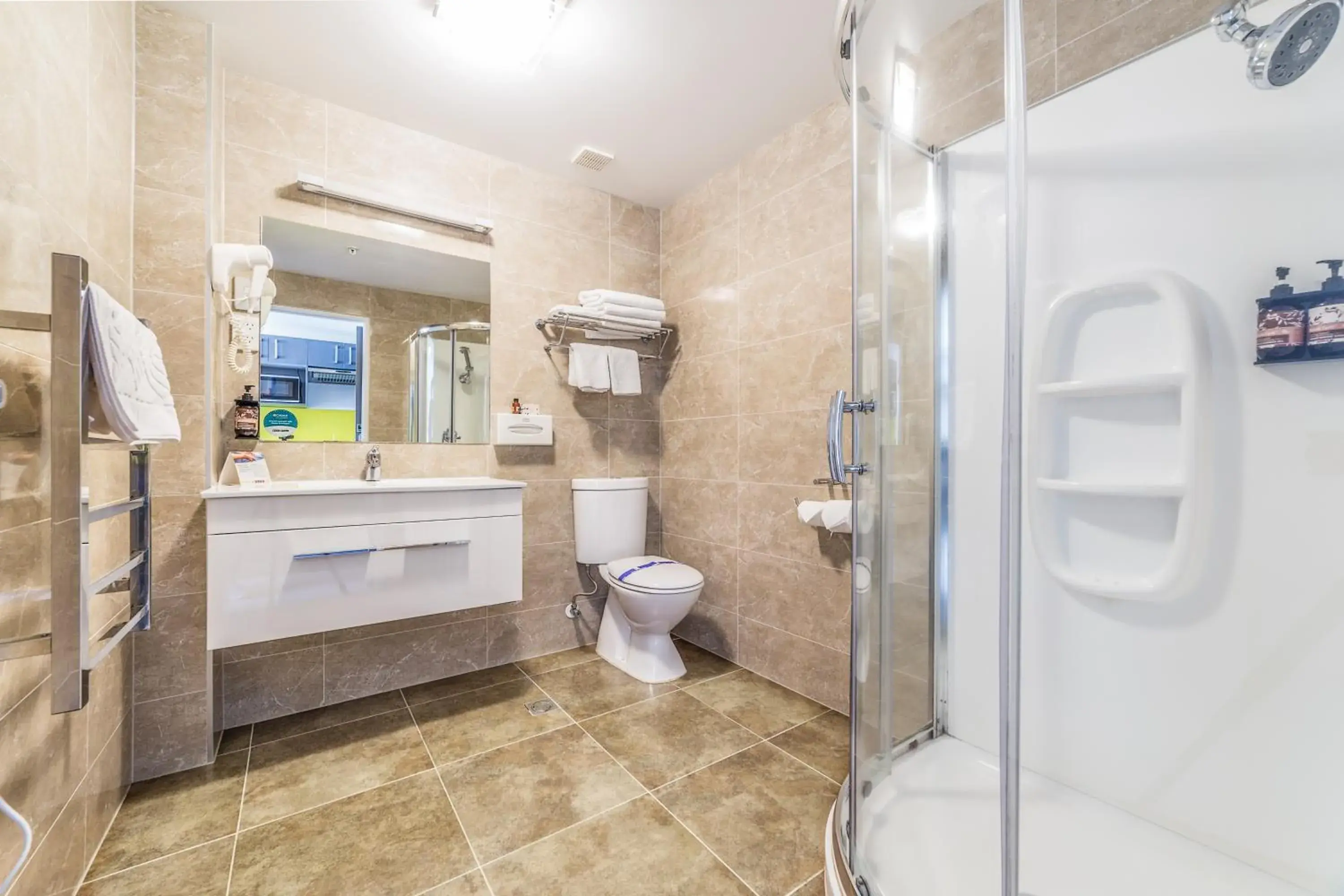 Shower, Bathroom in Alexander Inn