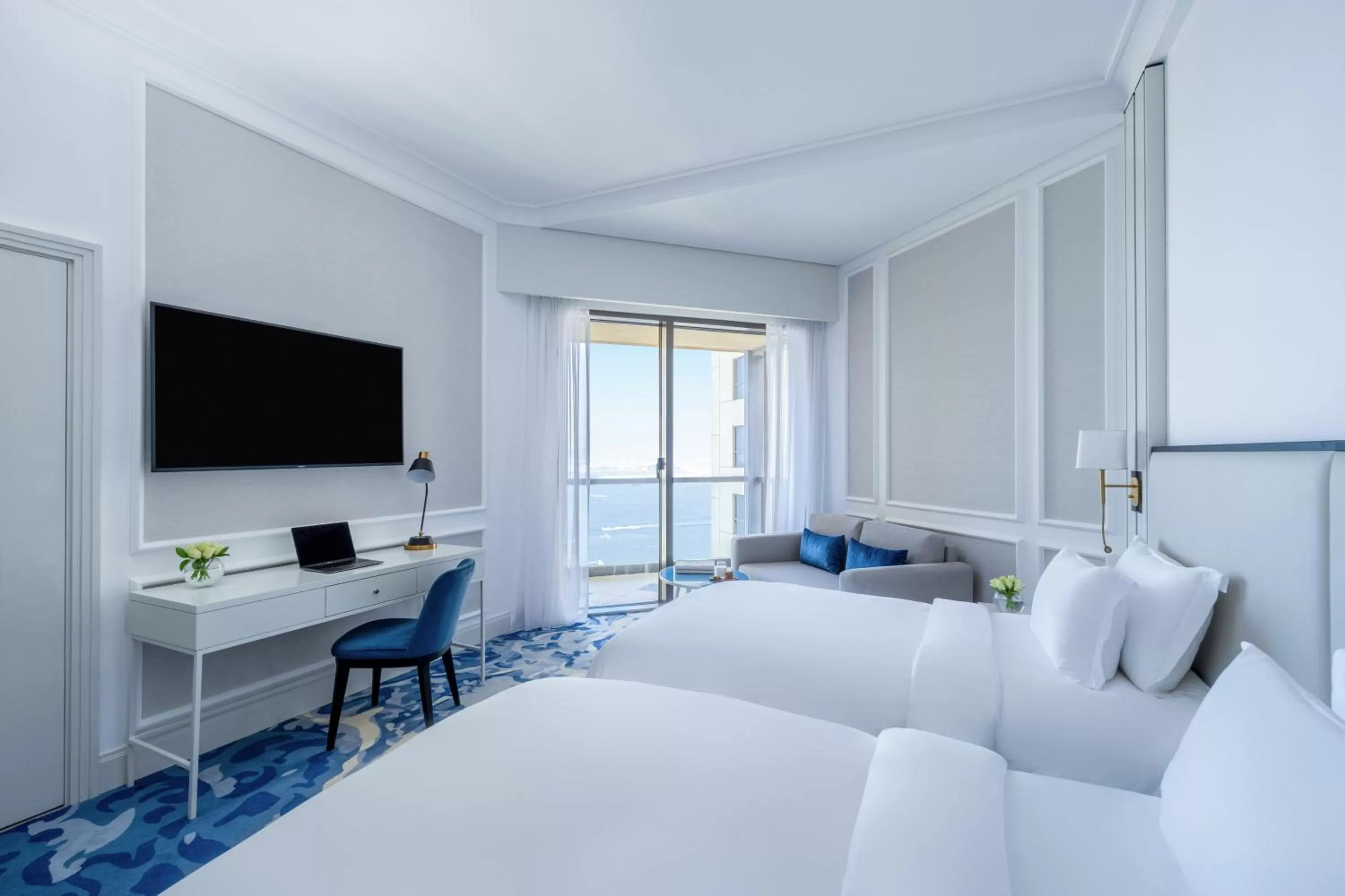 TV and multimedia, Bed in Sofitel Dubai Jumeirah Beach