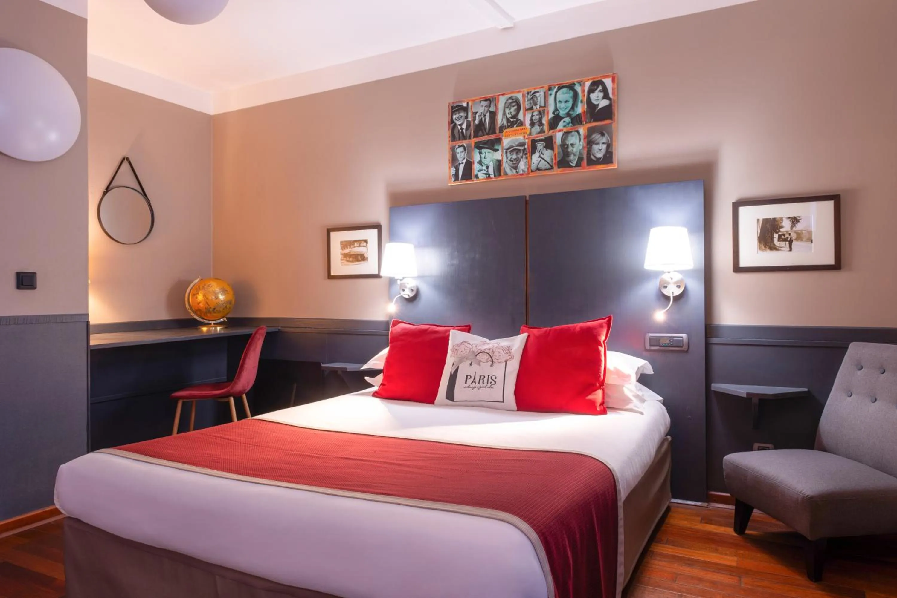 Photo of the whole room, Bed in Hotel George Sand Opéra Paris