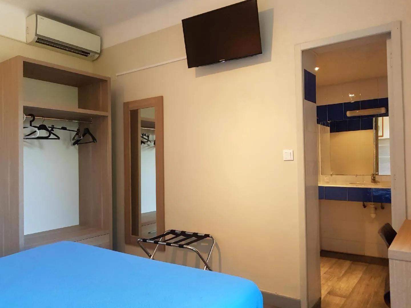 Bedroom, Bed in Le Provençal