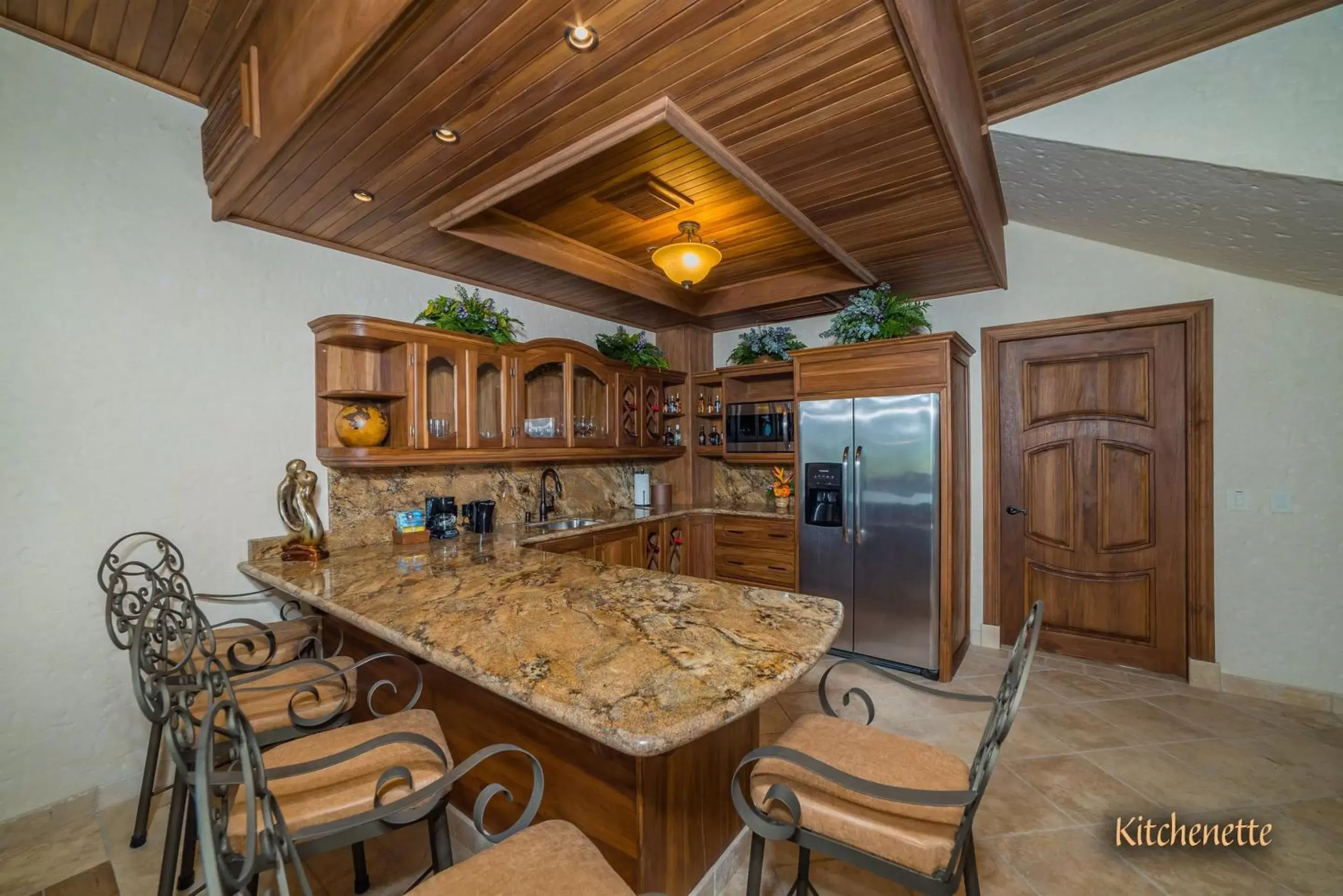 Kitchen or kitchenette, Kitchen/Kitchenette in The Springs Resort & Spa at Arenal