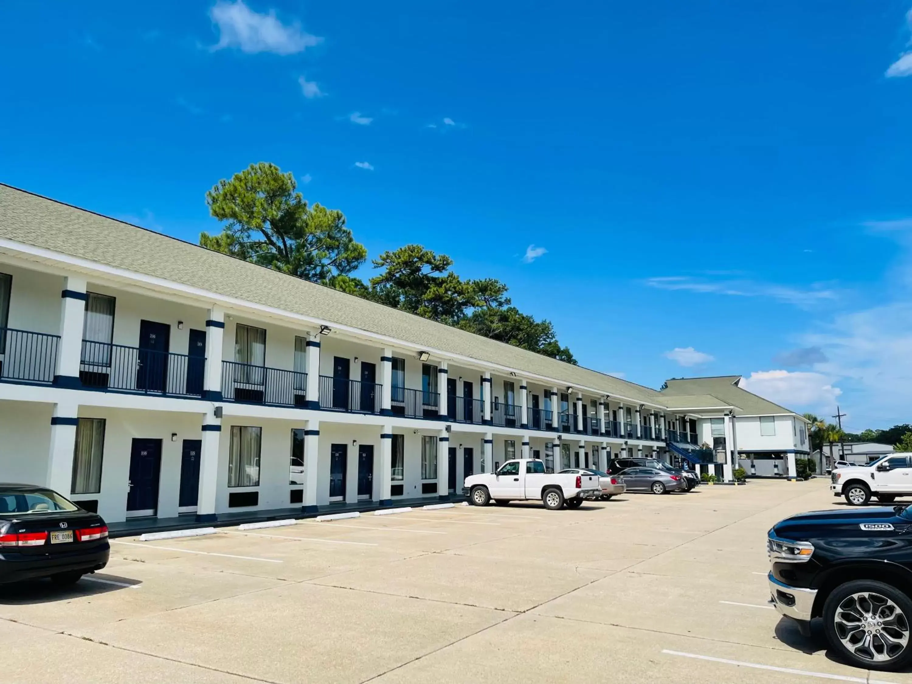 Property Building in MAGNOLIA INN of BELOXI,OCEAN SPRINGS,PASCAGOULA & GAUTIER