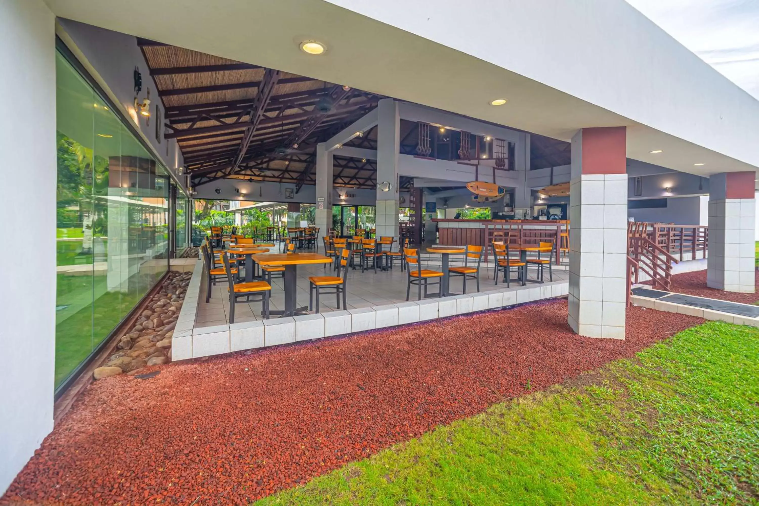 Lounge or bar in Best Western Jaco Beach All Inclusive Resort Lounge or bar in Best Western Jaco Beach All Inclusive Resort