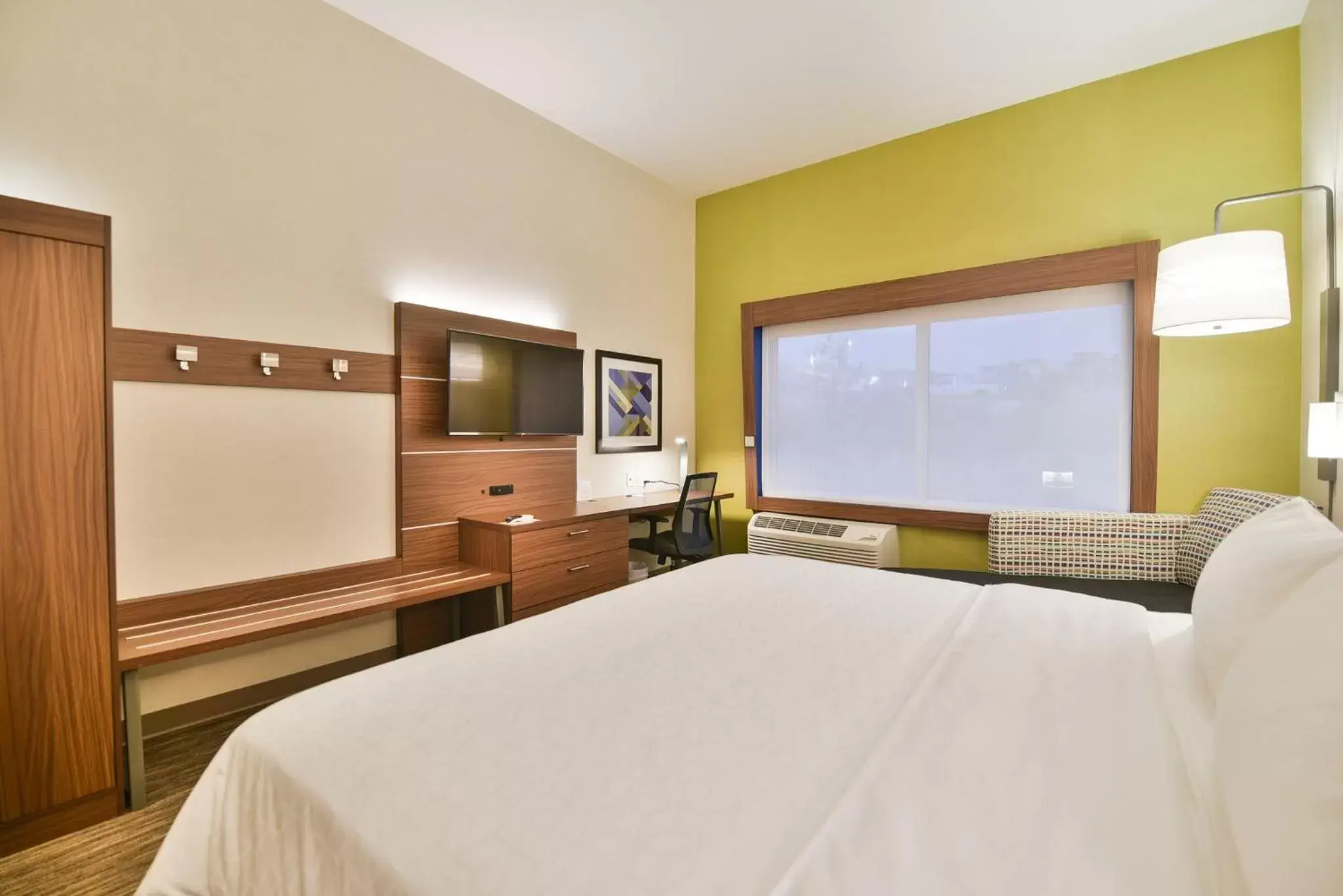 Photo of the whole room in Holiday Inn Express & Suites Lehi - Thanksgiving Point, an IHG Hotel